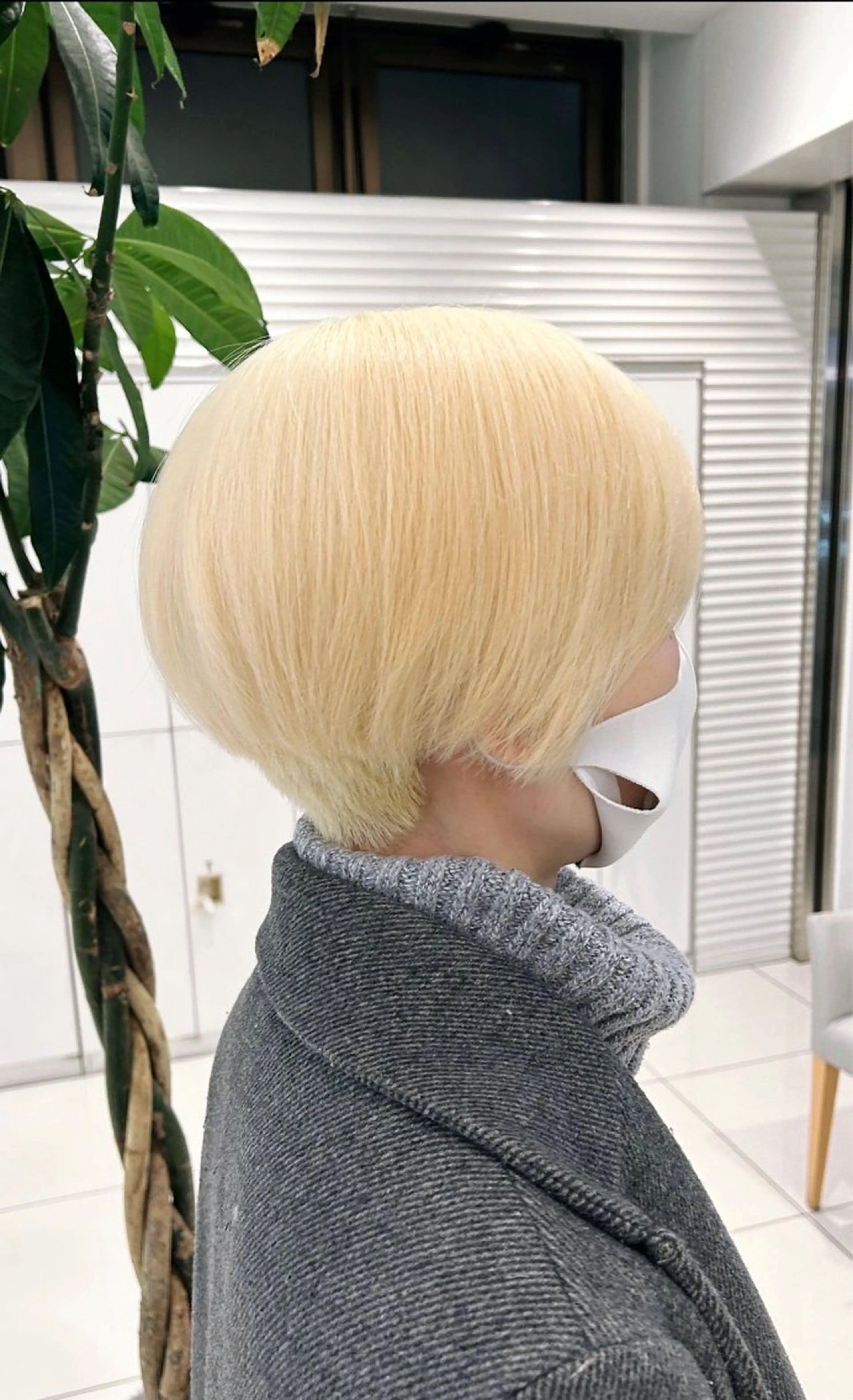 カラー 西沢 さくらのヘアスタイル