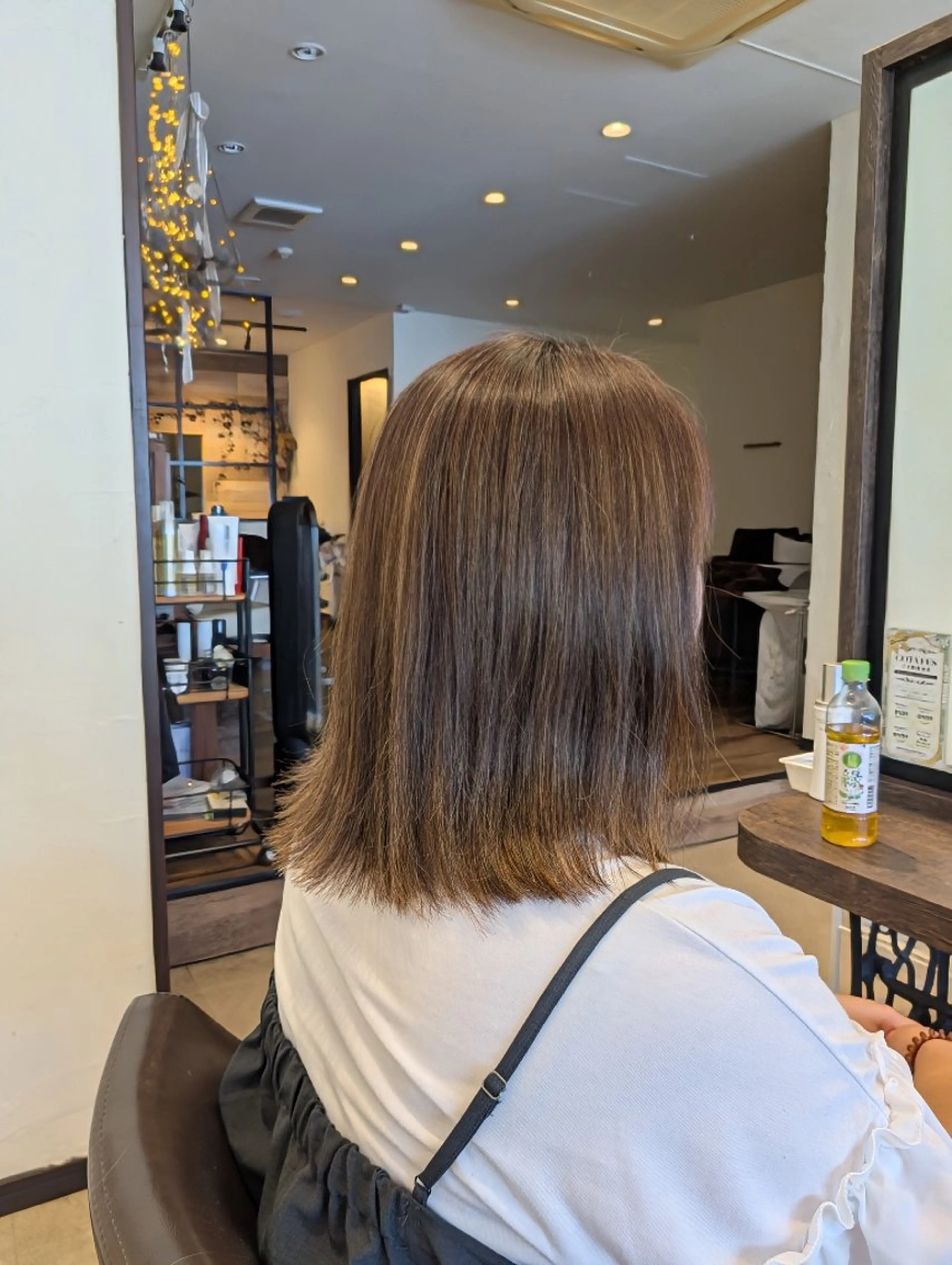 ミディアム 吉田 彩のヘアスタイル