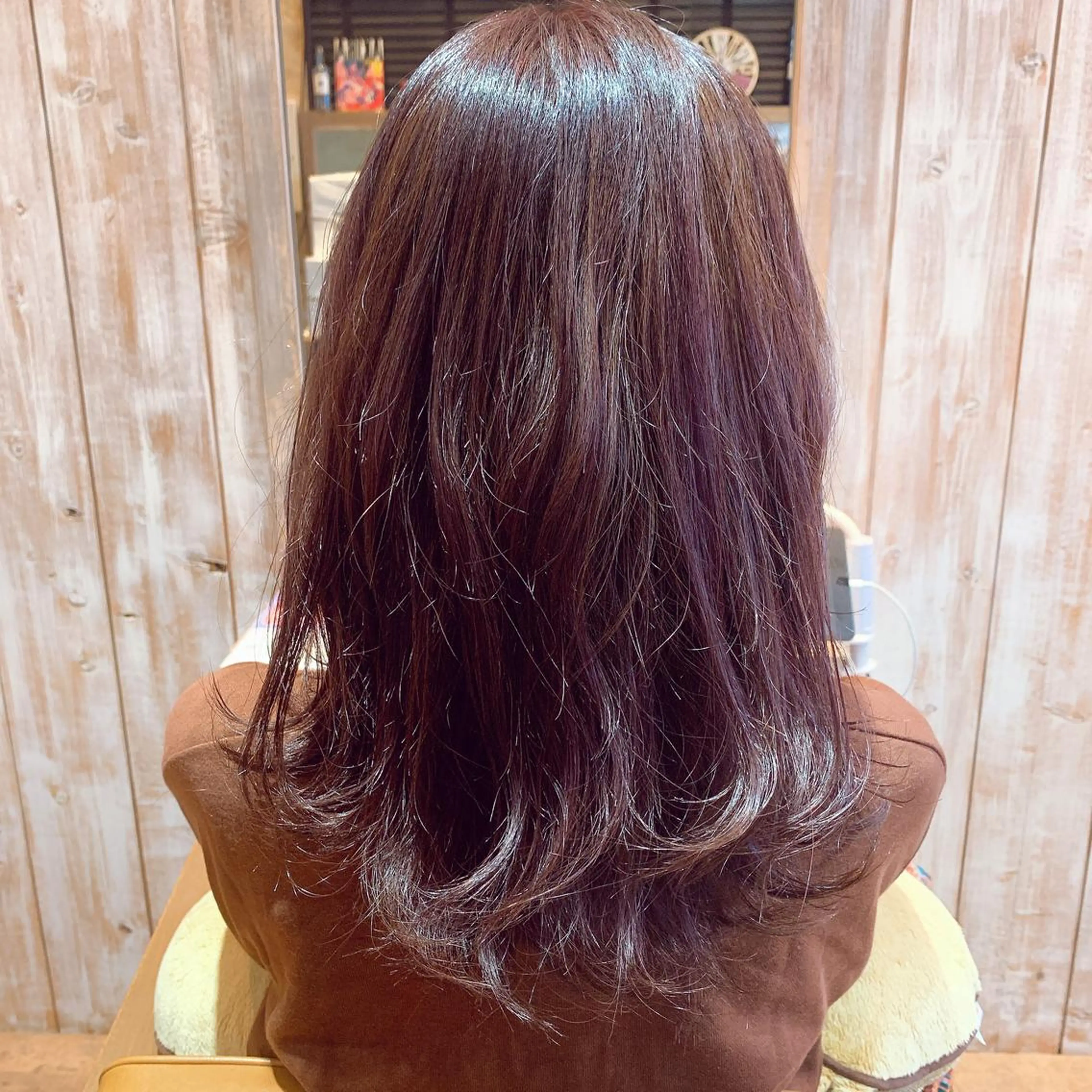 セミロング CHIC 岩下真衣のヘアスタイル