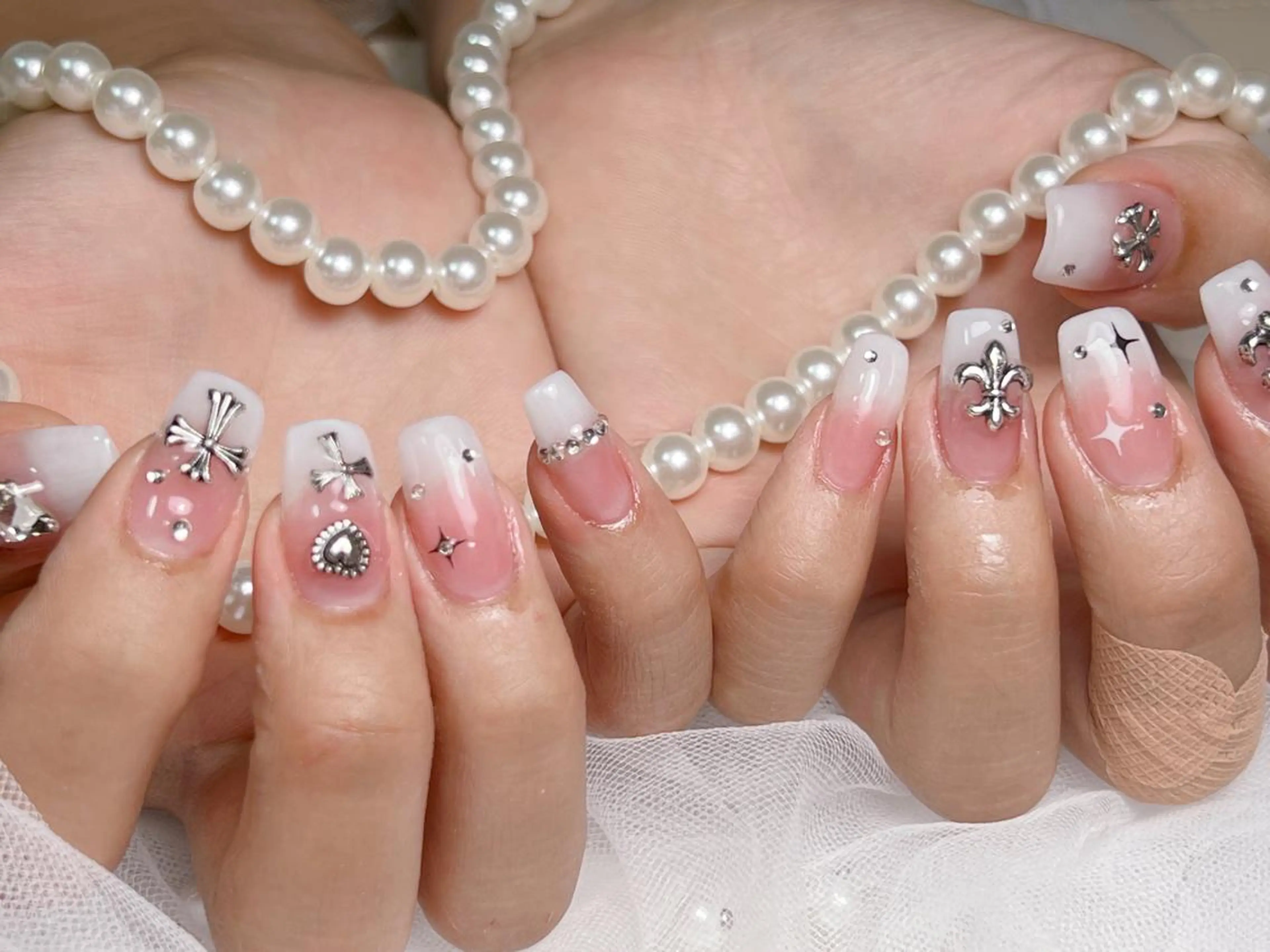 ネイル lucky nail 歌舞伎町のネイルデザイン