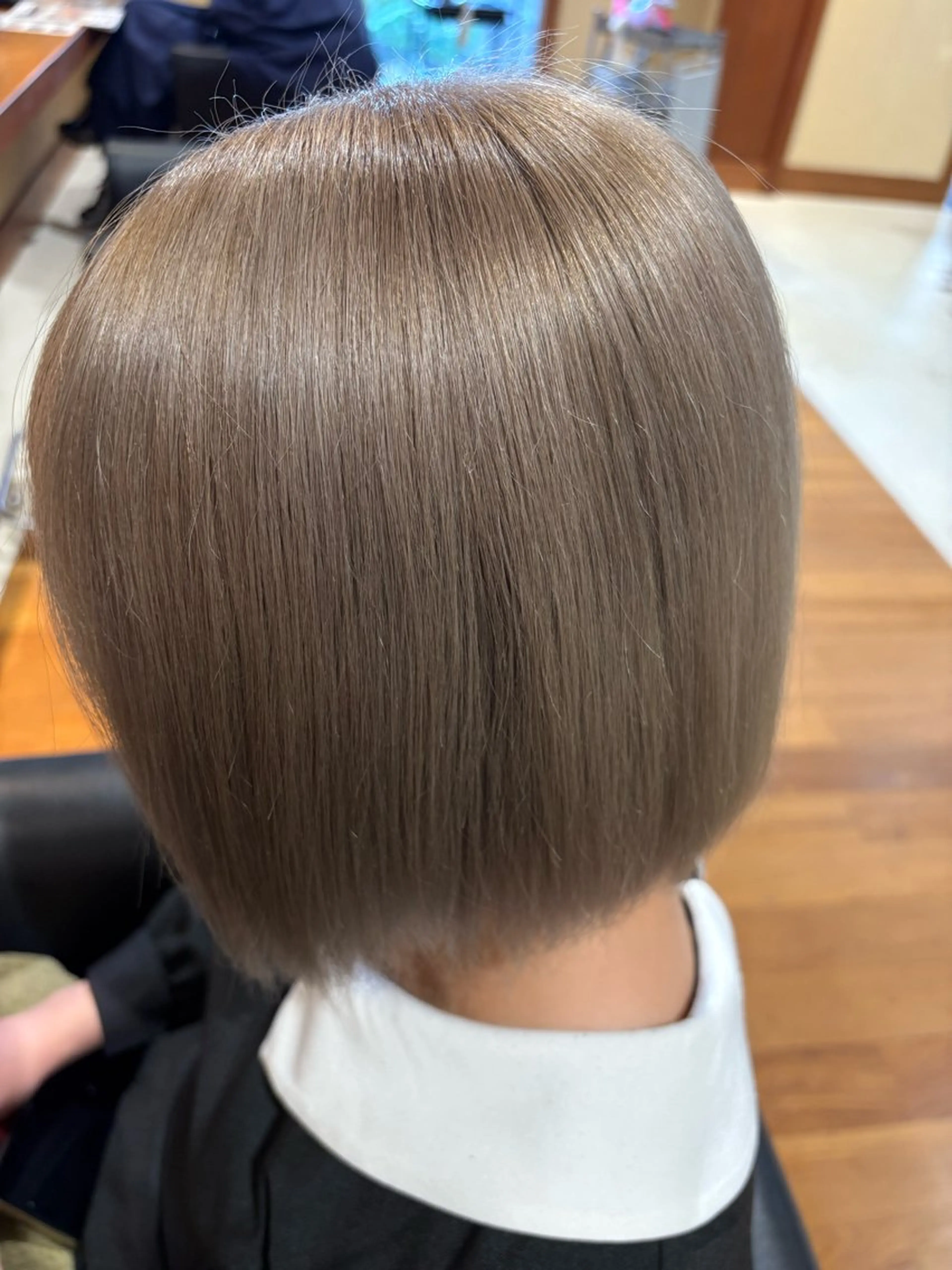 カラー ベージュカラー ブリーチ ハイトーンカラー ハイトーンベージュ ⟡.·mamiya 縮毛矯正/ヘアセットのヘアスタイル