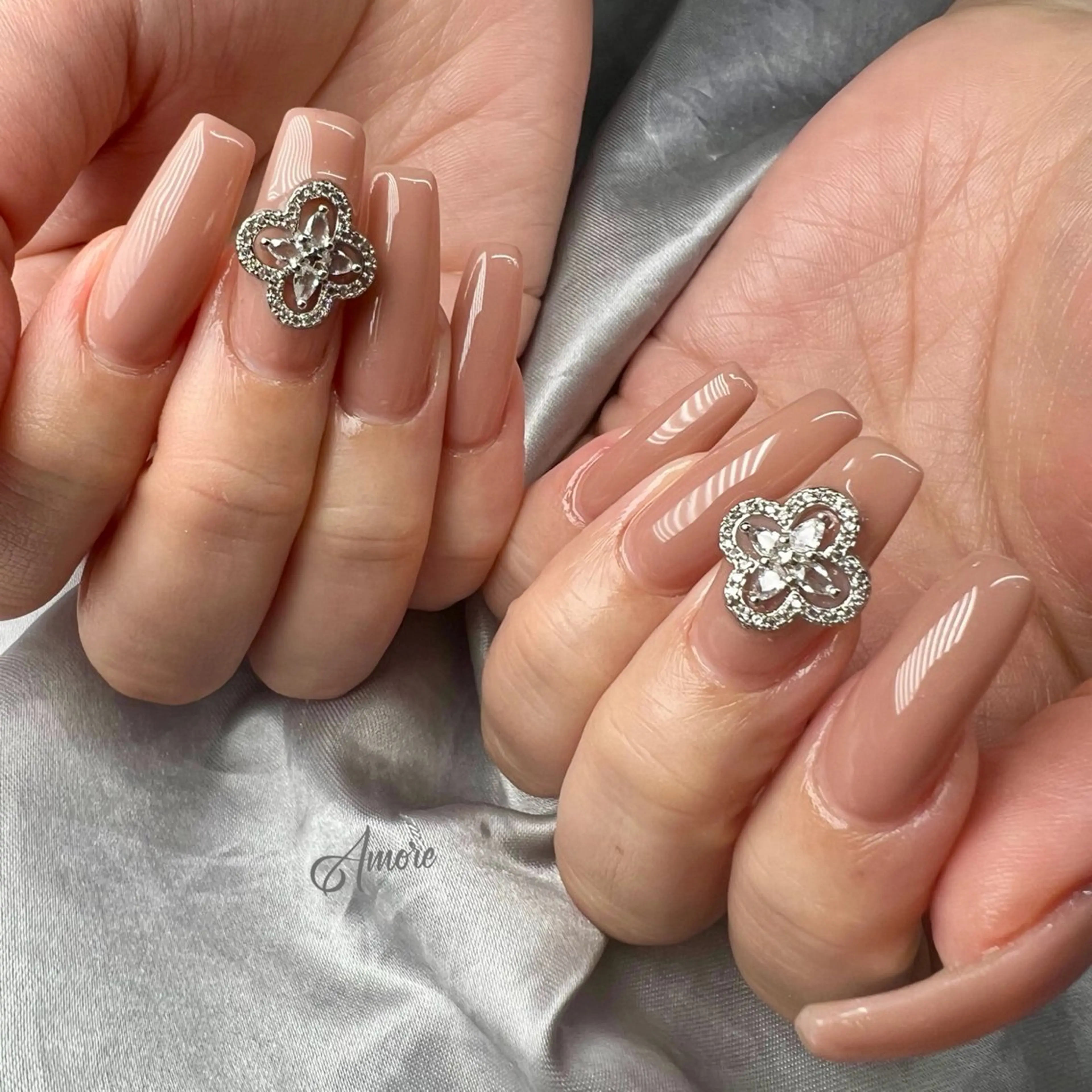 ネイル ジェルネイル キラキラネイル 韓国ネイル パラジェル 冬ネイル You kyehwaのネイルデザイン