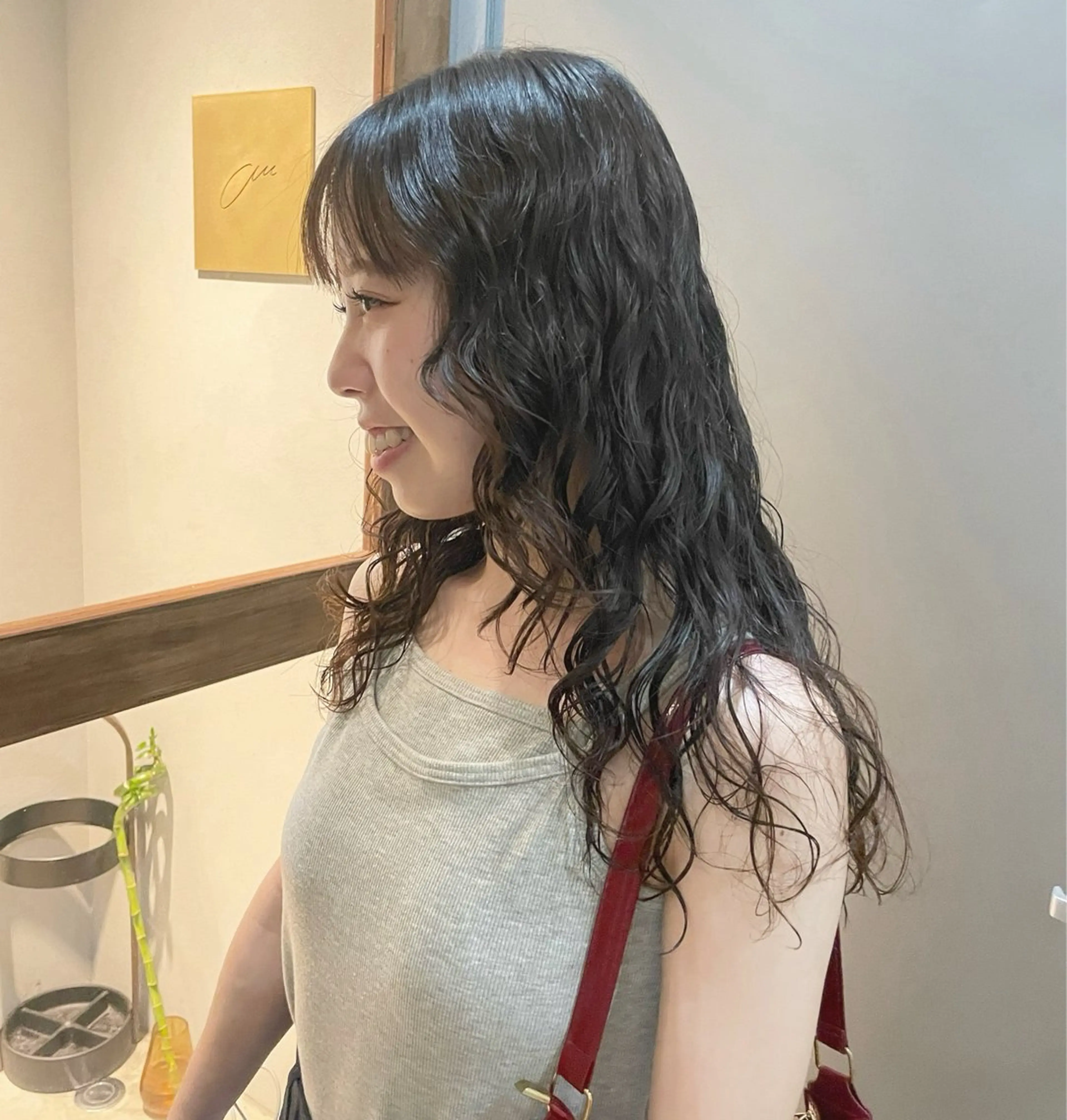 セミロング パーマ セミロングパーマ 髪質改善 レイヤーカット 縮毛矯正 デジタルパーマ カット パーマ トリートメント 【arc】Ruri コテ巻き風パーマのヘアスタイル