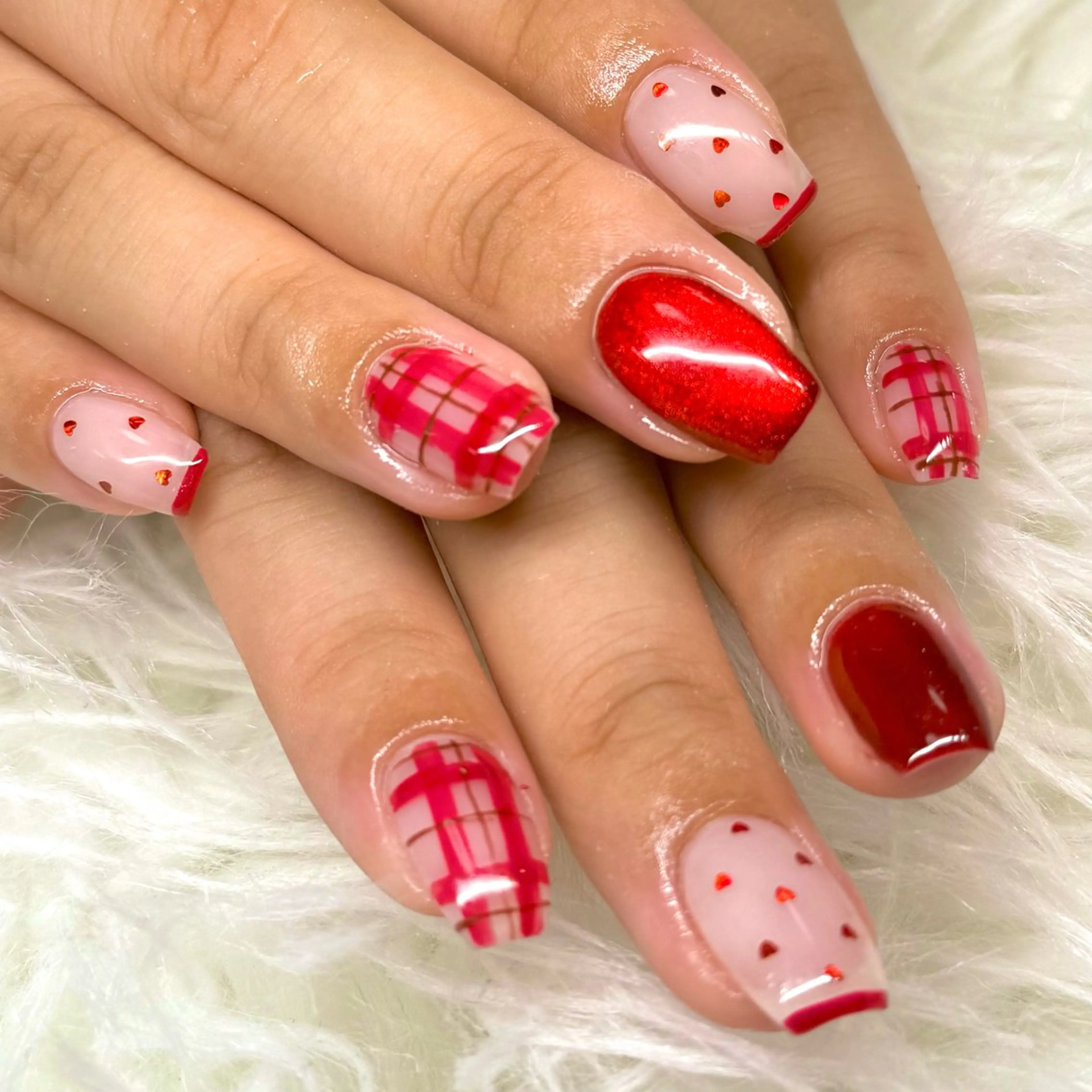 ネイル ハンドネイル ルシイ🎀新宿長さ 出しパーツ専門店のネイルデザイン