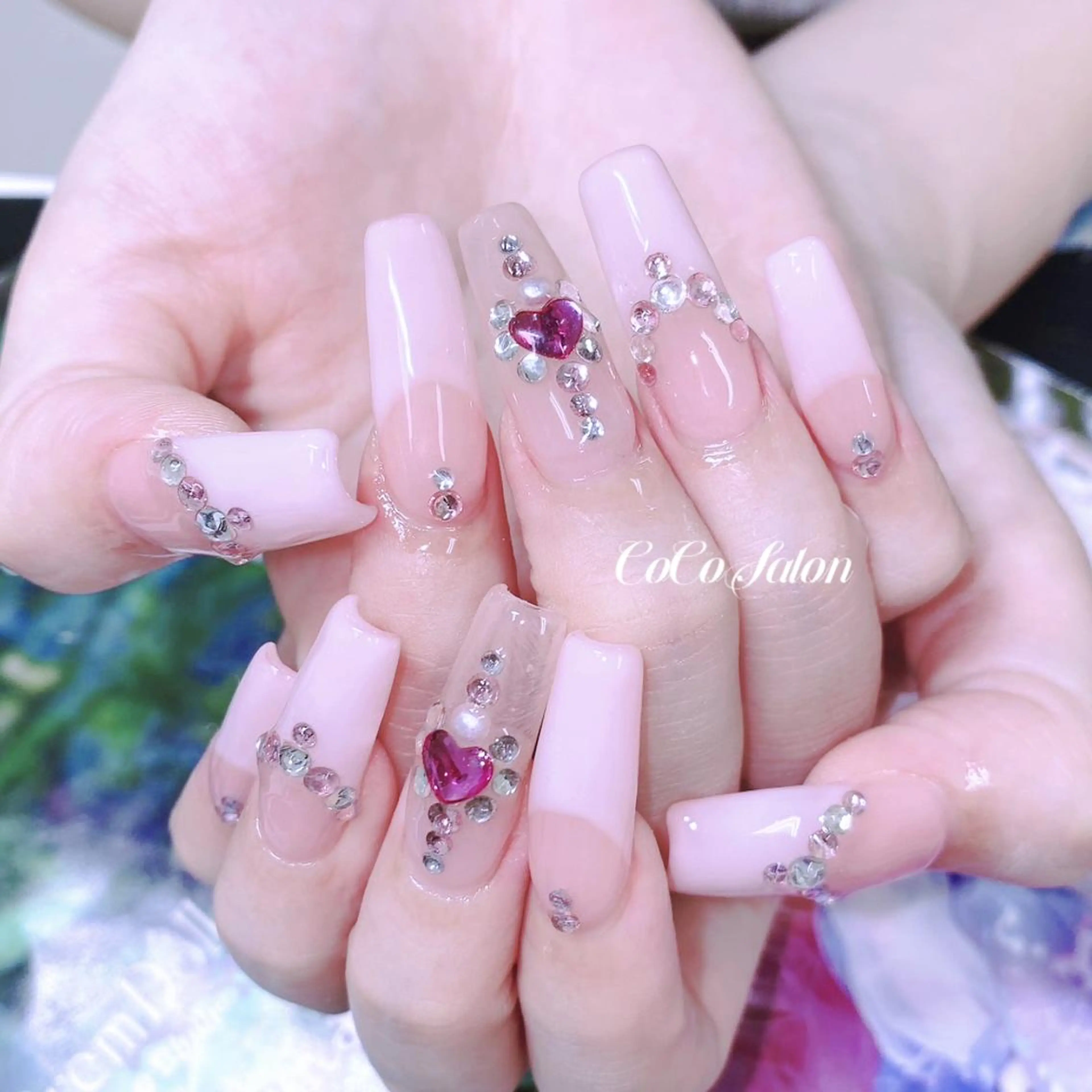 ネイル 長さ出し フレンチネイル ジェルネイル ハート キラキラネイル ハンドネイル CoCoSalon ネイル/まつ毛予約のネイルデザイン