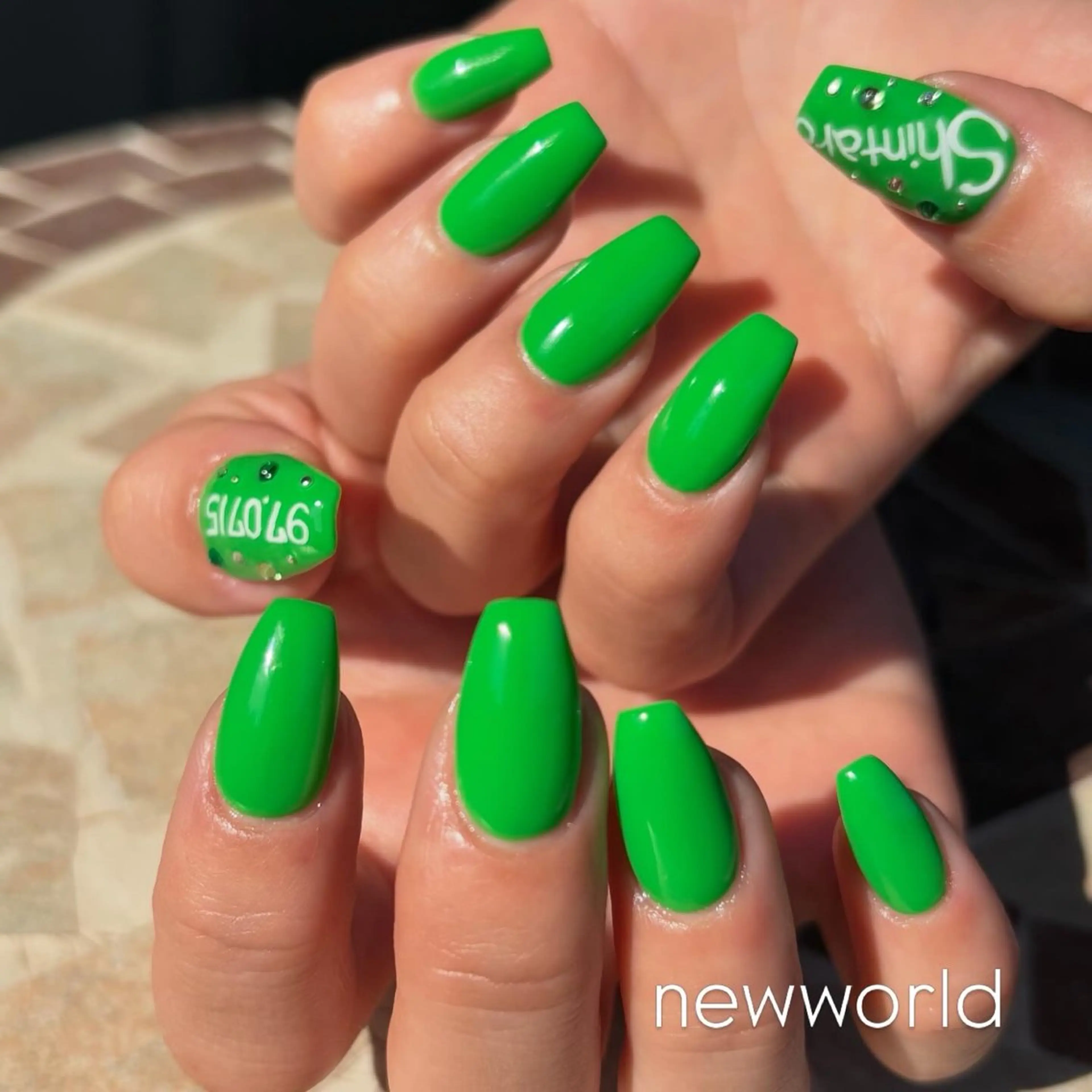 ネイル ハンドネイル NEW WORLD所属・Ayu 🪐NEWWORLDのネイルデザイン