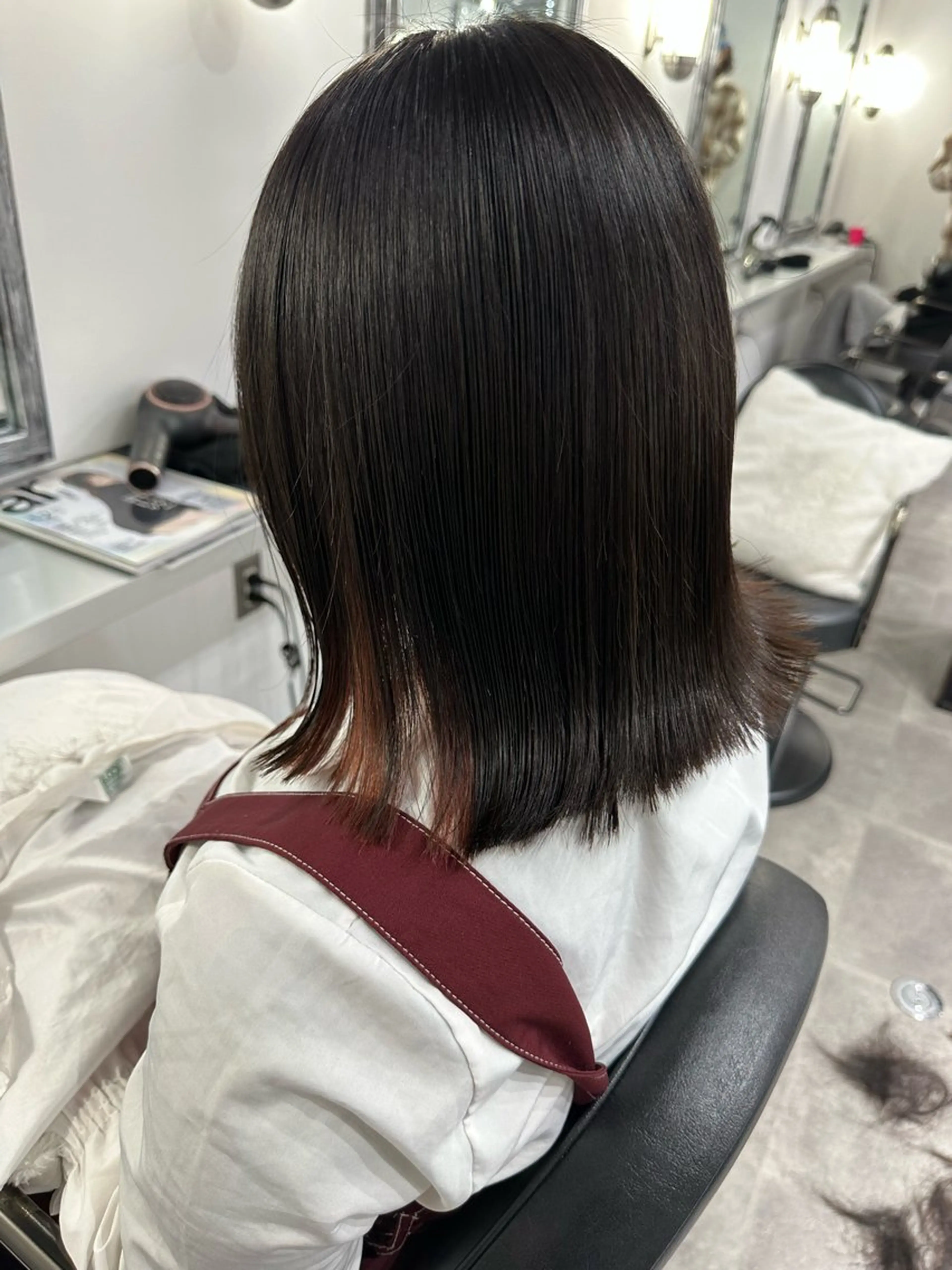 ミディアム カラー インナーカラー ボブ 外ハネヘア 篠崎 佑季のヘアスタイル