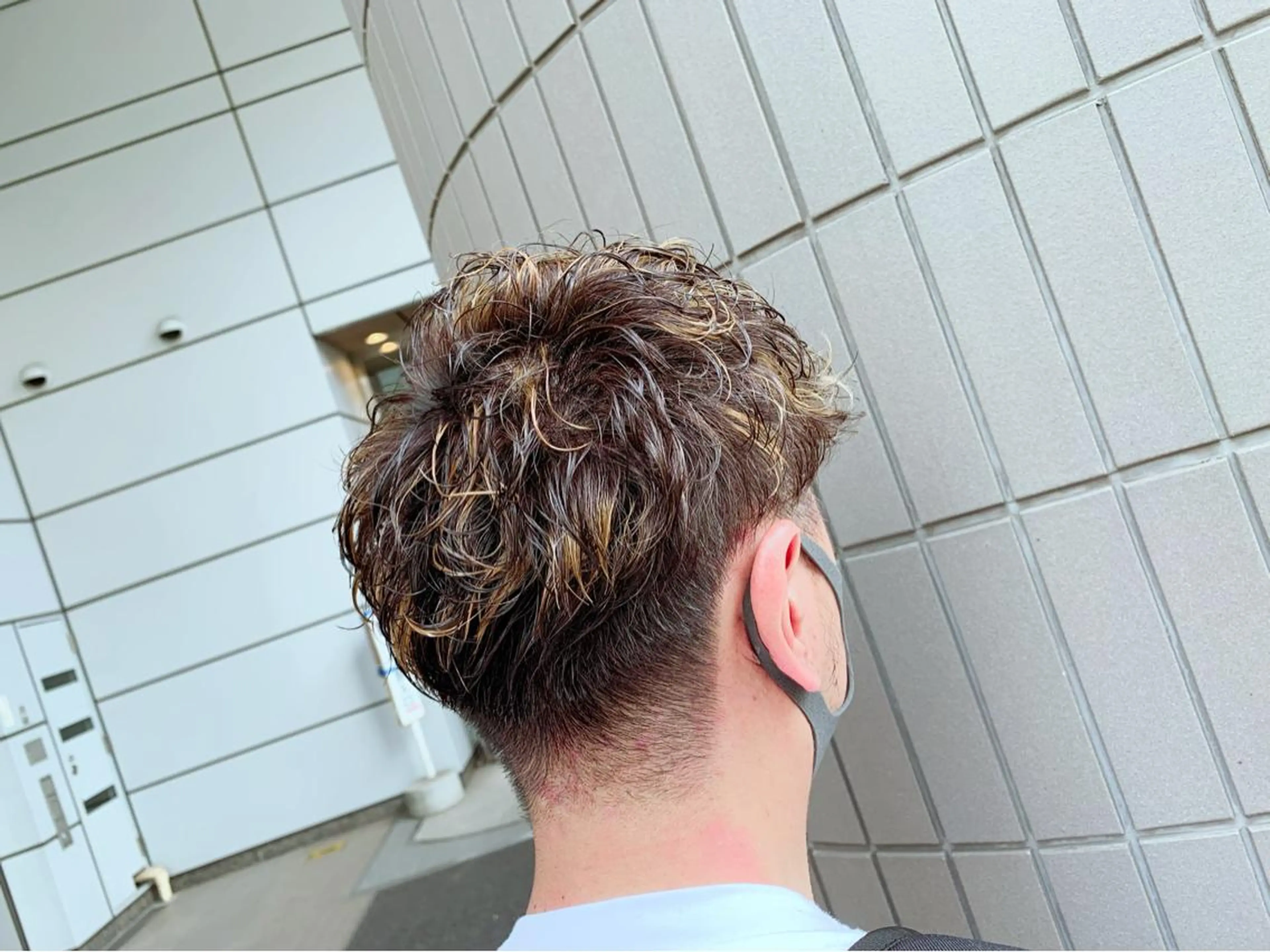 ミディアム パーマ メンズ ミディアムパーマ メンズパーマ Zina天王寺 CHIAKIのヘアスタイル