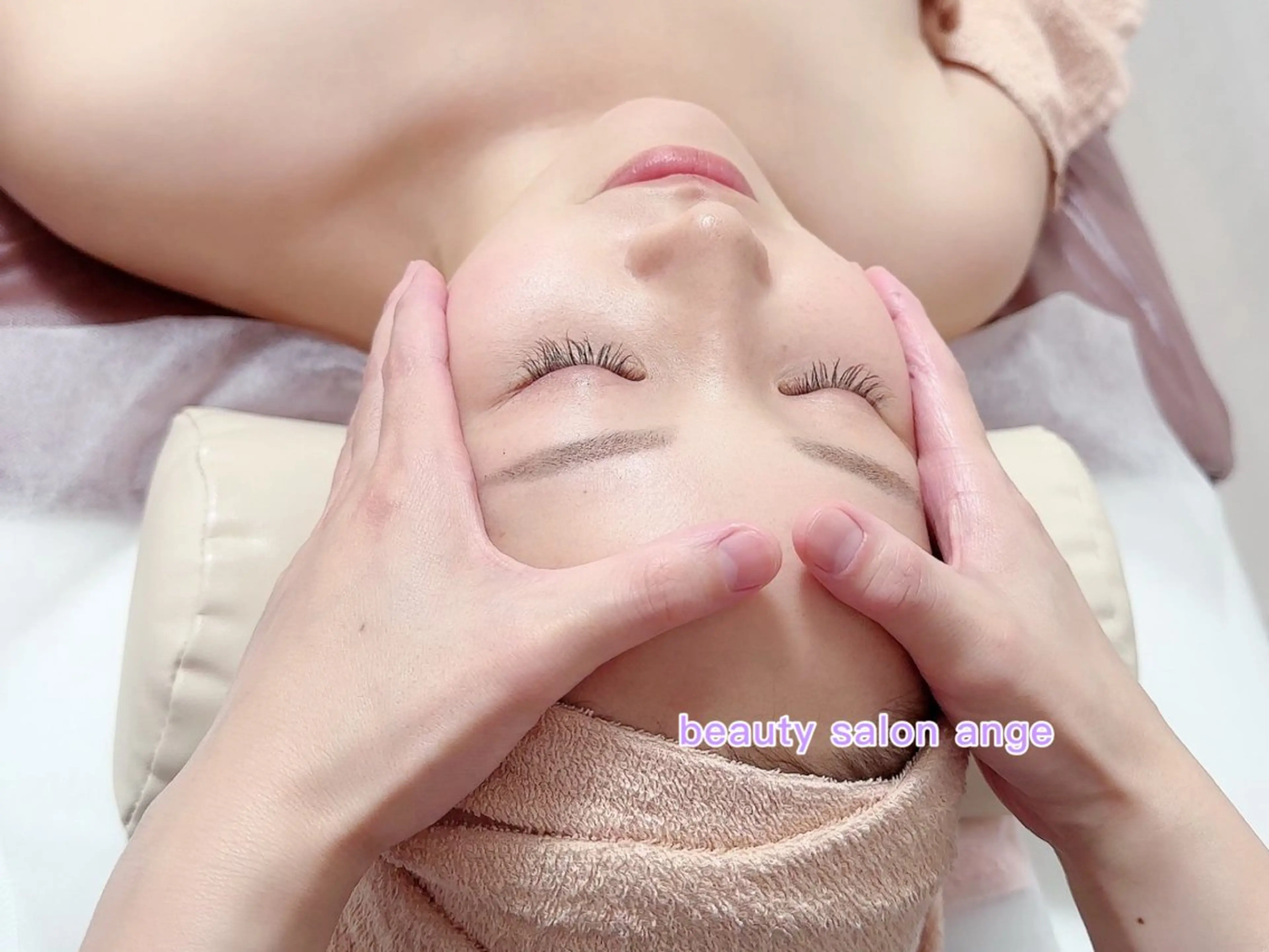 【マスク脱☆美肌エイジング】ヘッド+小顔+肌質改善フェイシャル70分 ¥5500の写真