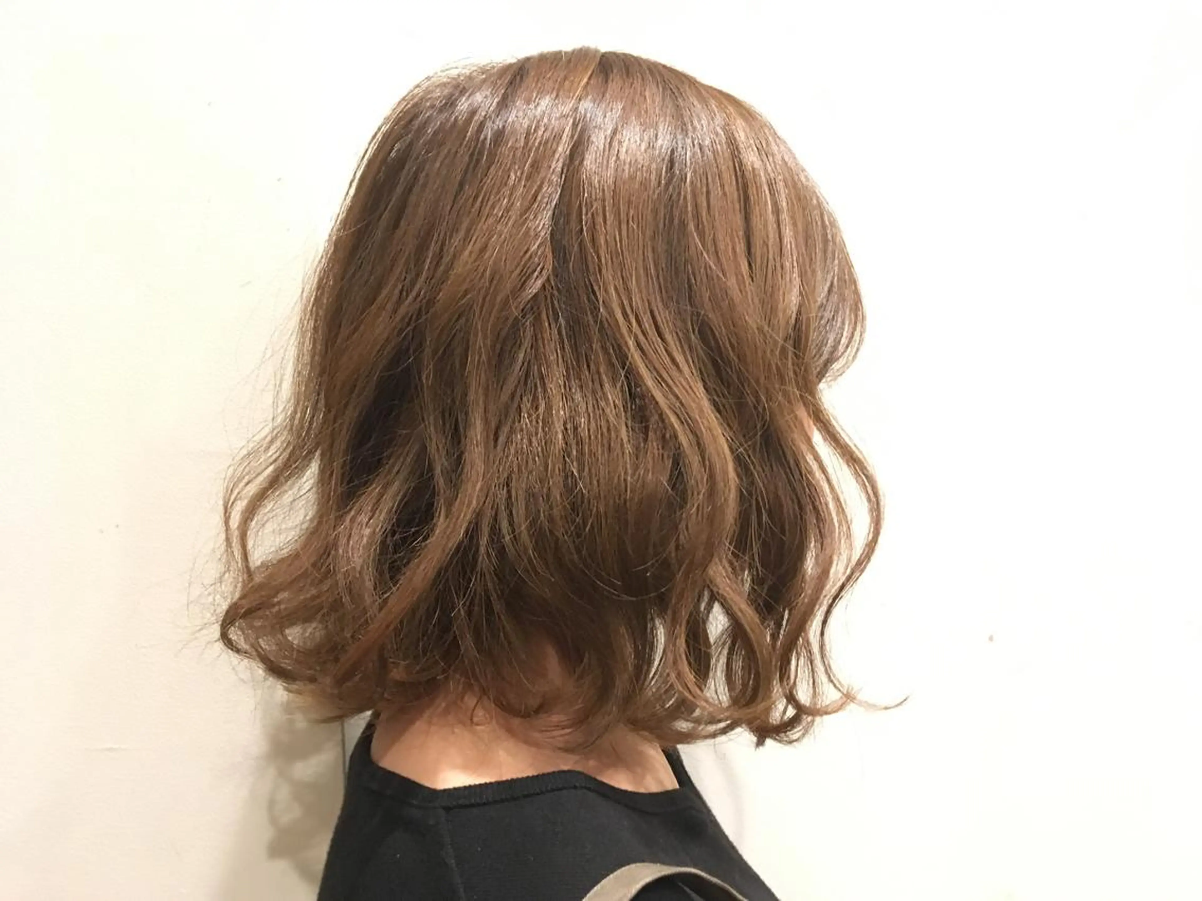 ミディアム カラー Rever Tokyo所属・コンドウ サラのヘアスタイル