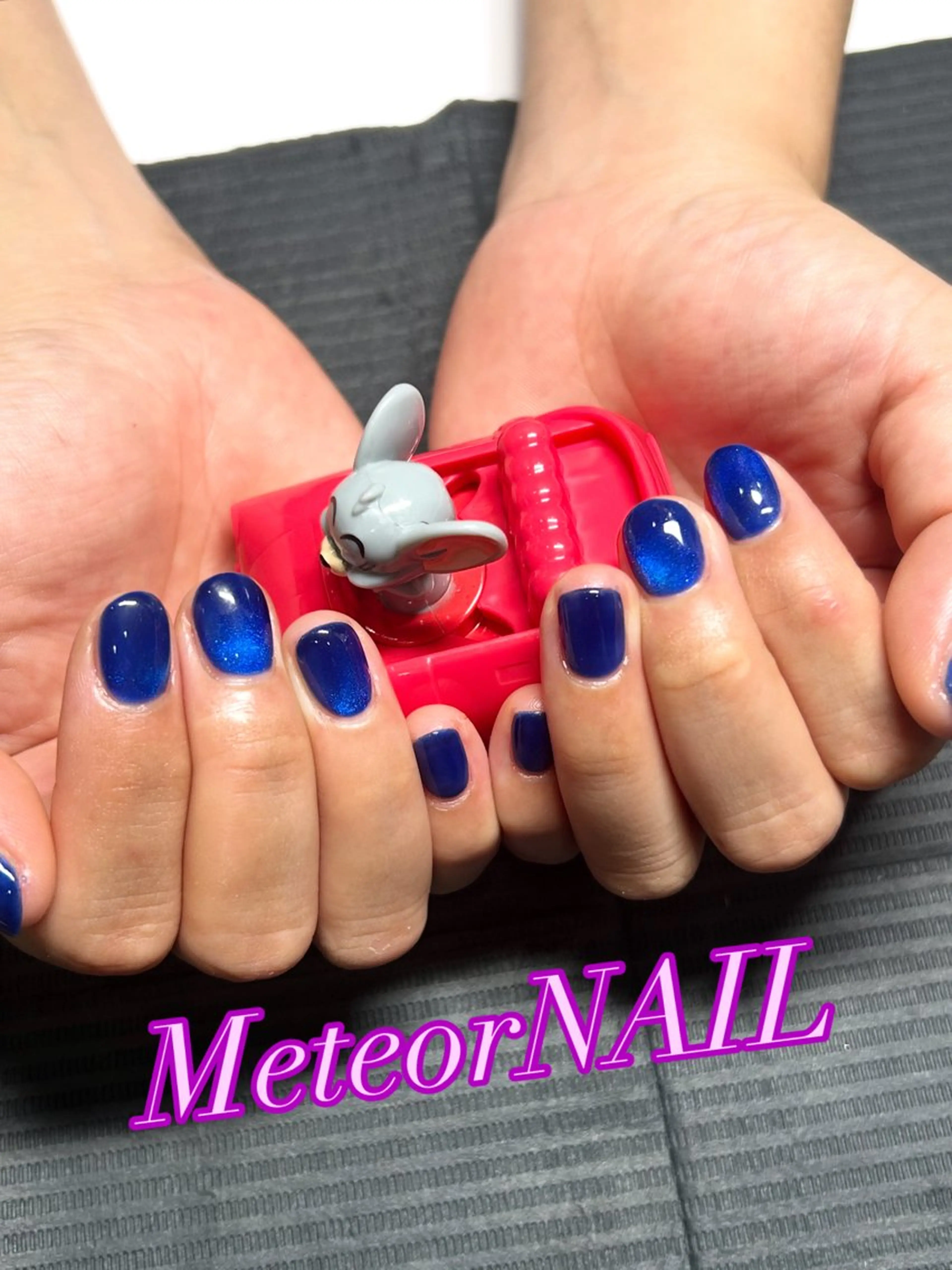 ネイル ブルー マグネットネイル マグネットワンカラー ワンカラーネイル ハンドネイル Meteor NAILのネイルデザイン