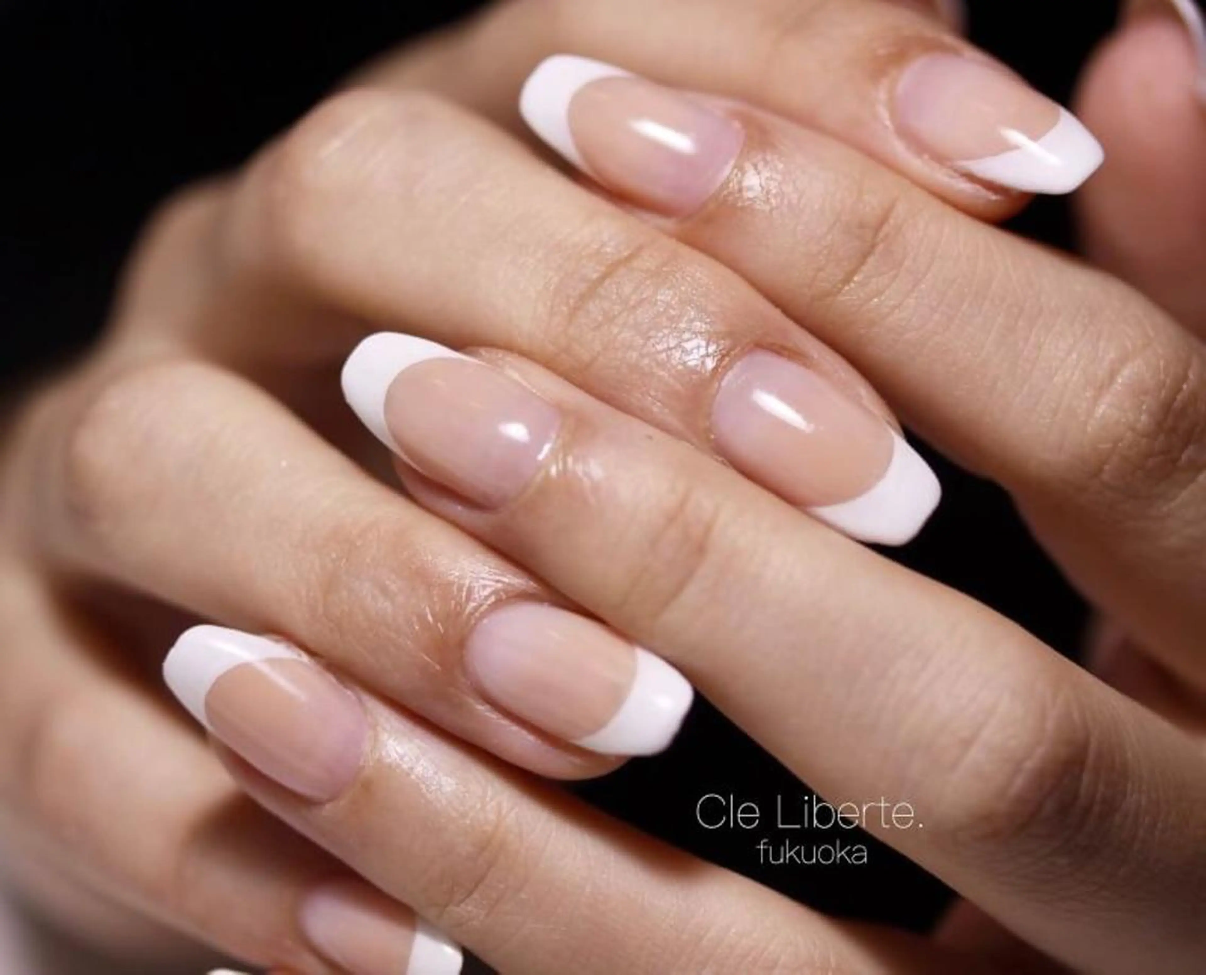 ネイル フレンチネイル シンプルネイル Elio所属・Elio 国泰寺のネイルデザイン
