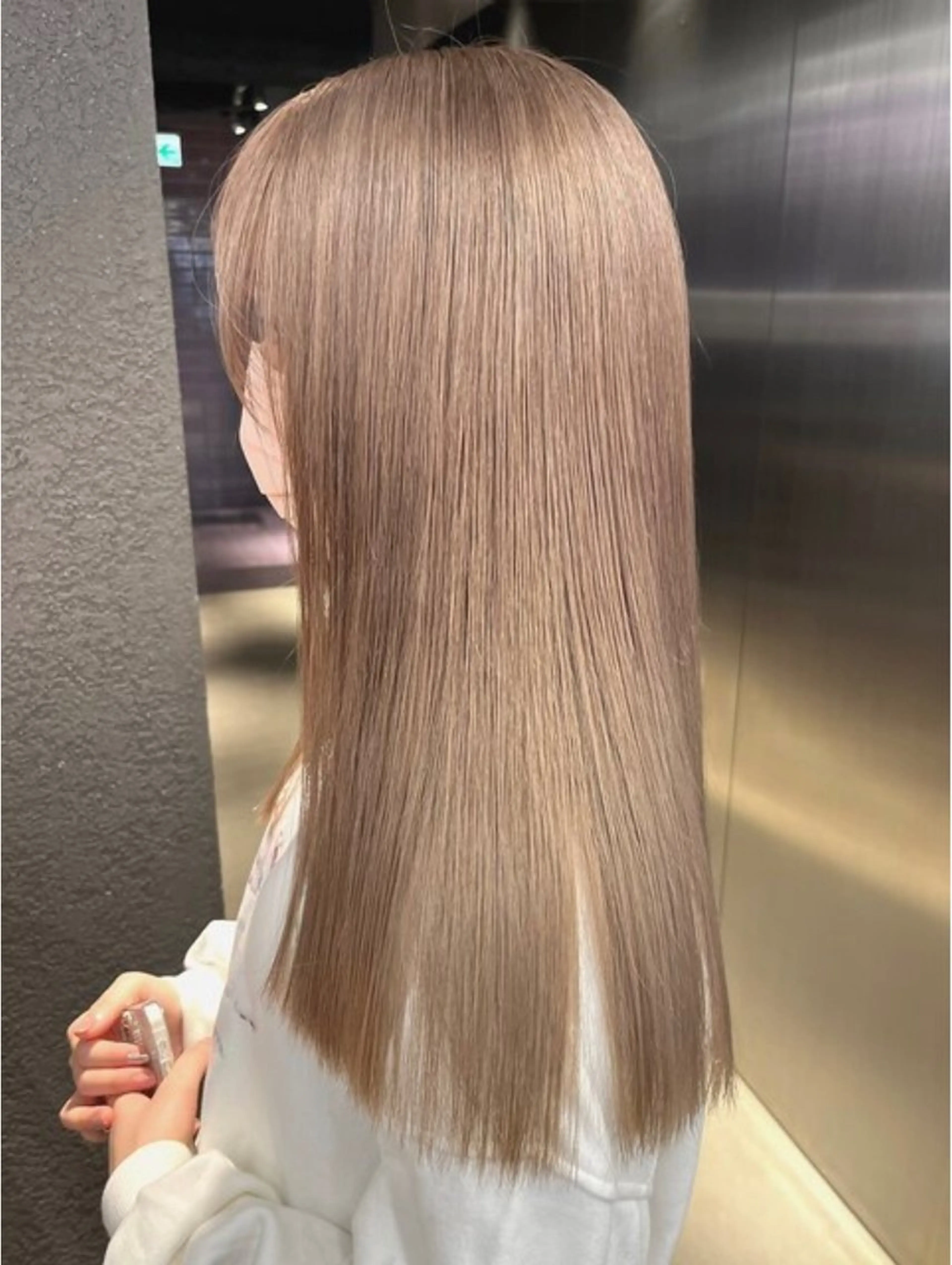 カラー ブリーチ PELE Nagomiのヘアスタイル