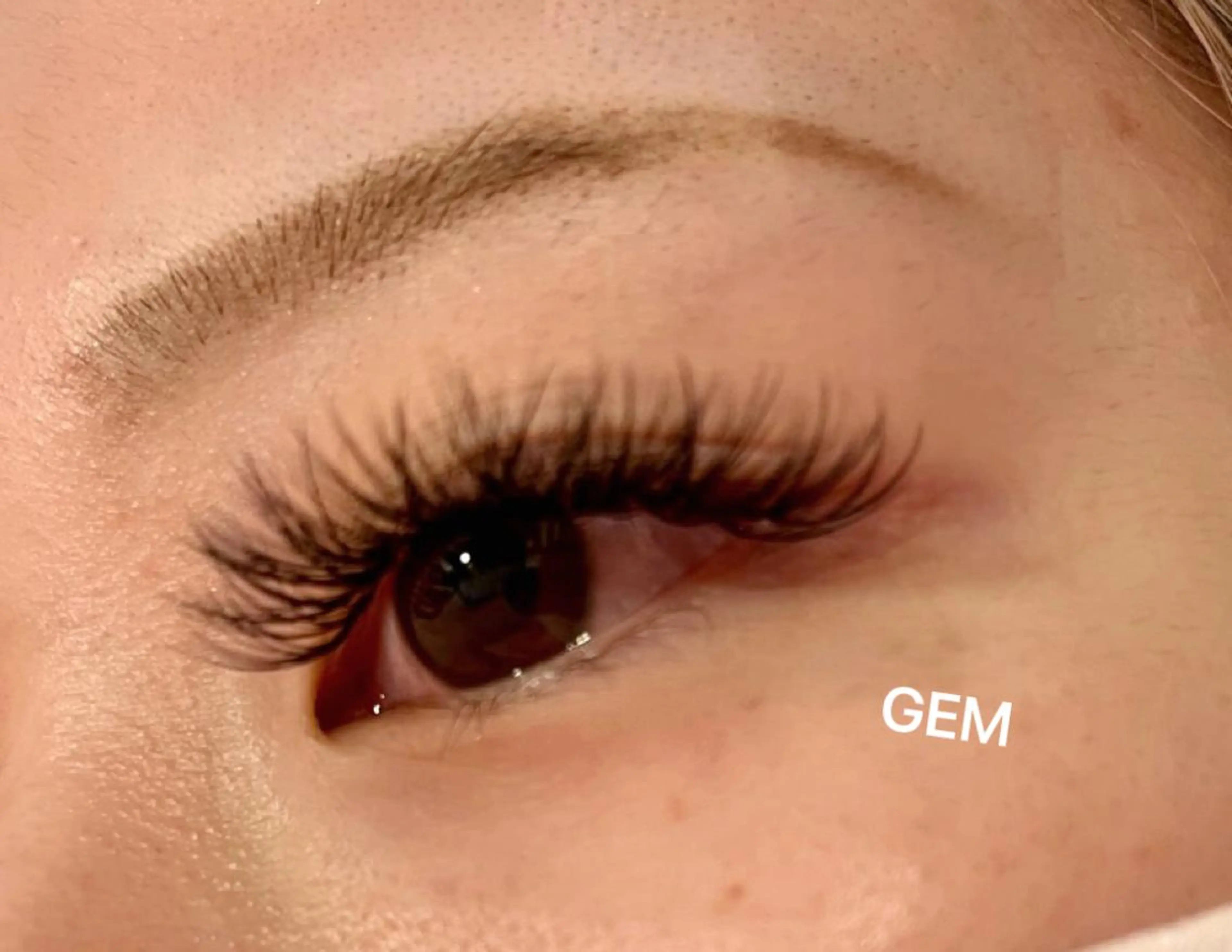 マツエク・マツパ ボリュームラッシュ GEM beautyのマツエク・マツパデザイン