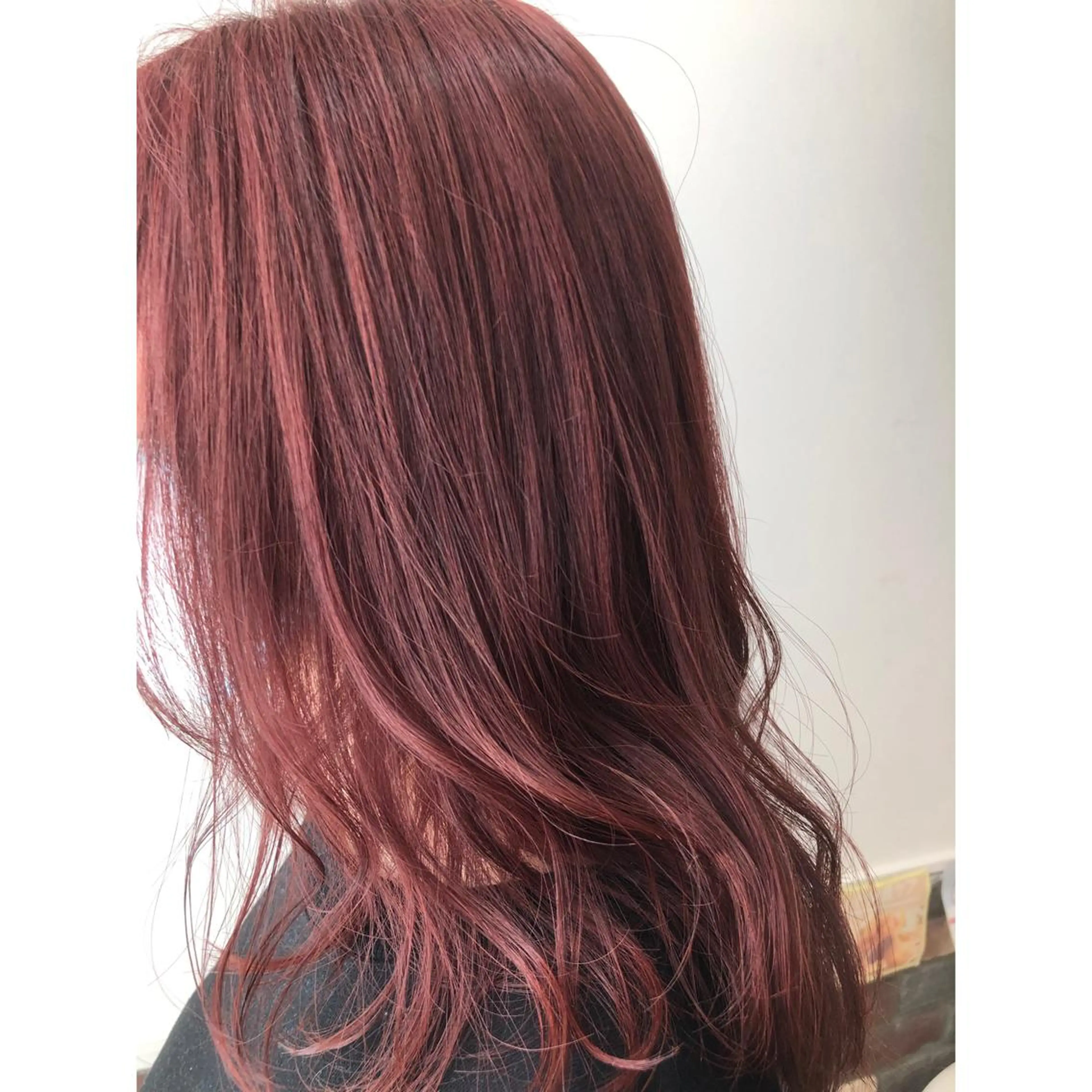 セミロング カラー ブリーチ カシス 縮毛矯正/酸性 おかにわみりのヘアスタイル