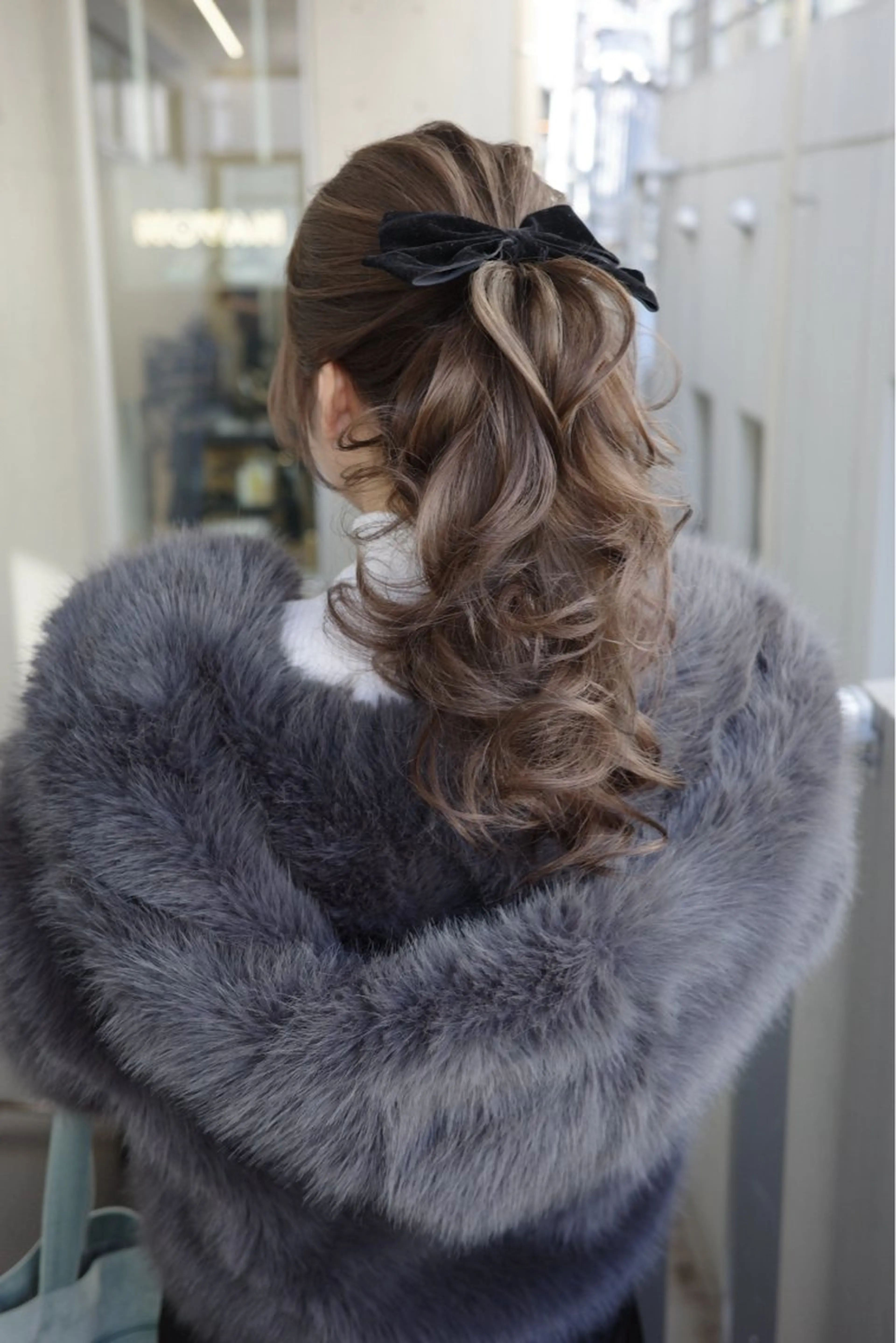 ロング カラー ヘアアレンジ ベージュカラー autre所属・大久保 ひでなりのヘアスタイル