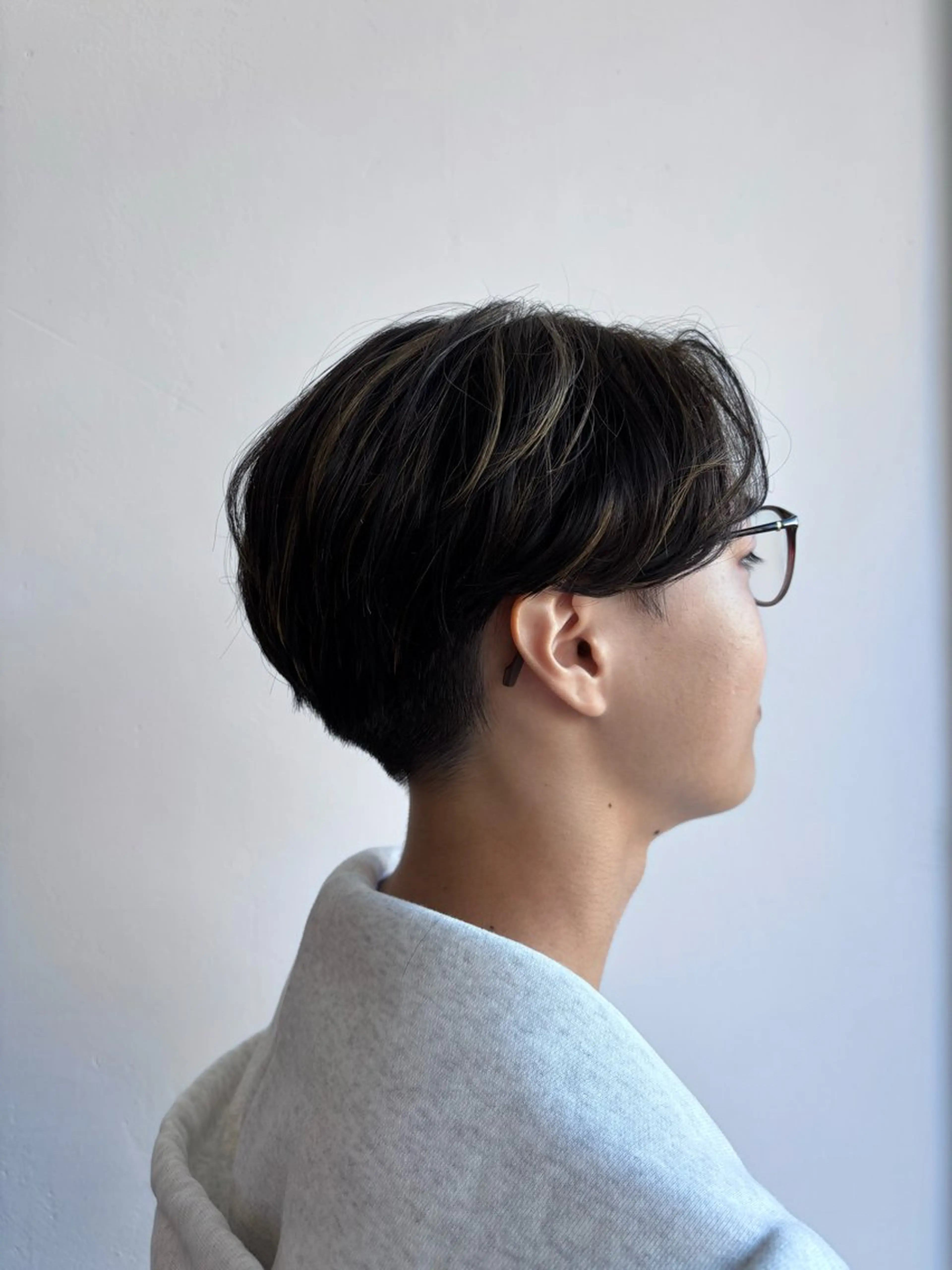 ショート メンズ センターパート メンズハイライト ハイライト カット ヘアカラー トリートメント トリコヘアサロン 新井千智のその他イメージ