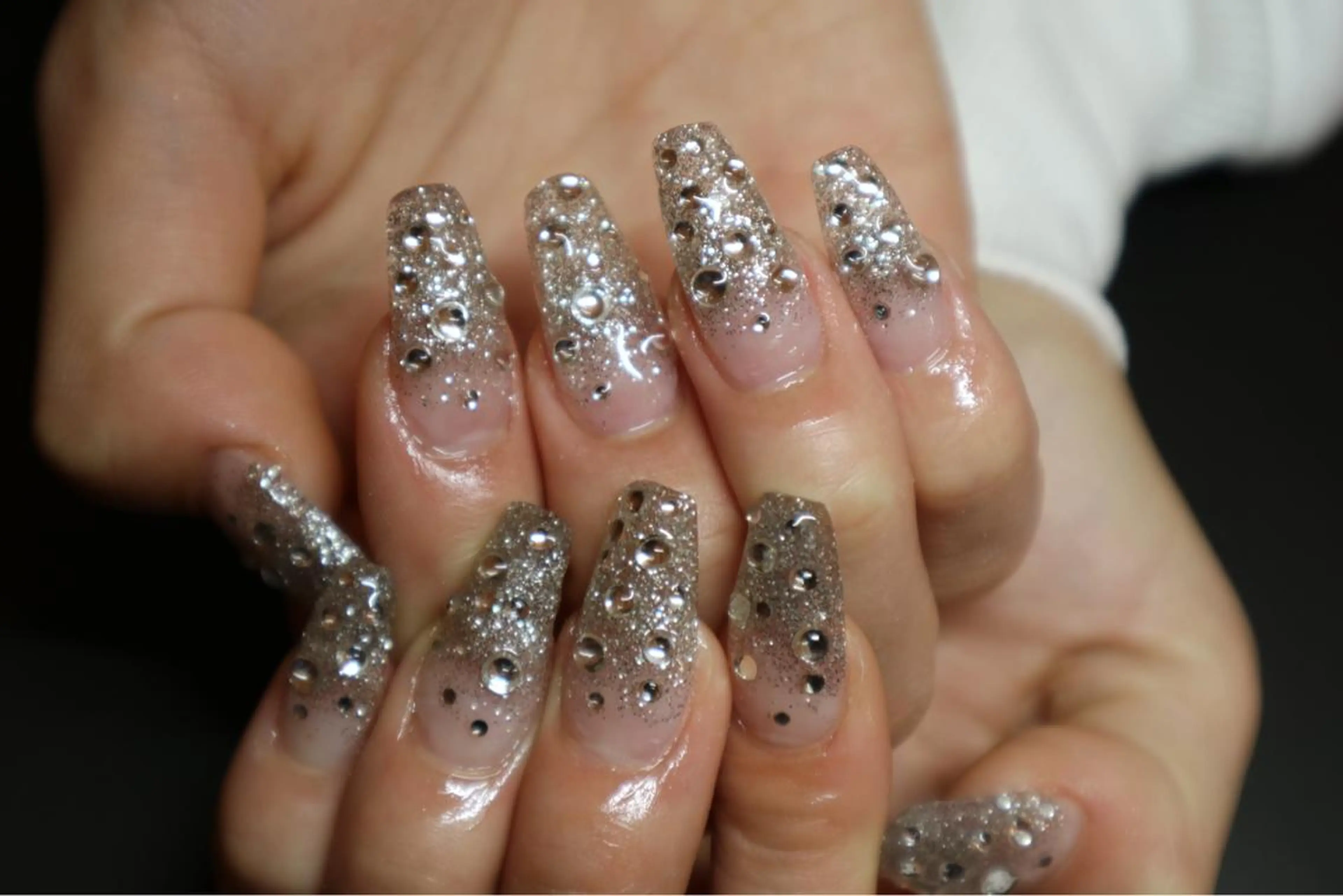 ネイル キラキラネイル ストーンネイル ハンドネイル Nail &Beauty Salon ☆Kirari☆所属・ビューティサロン ☆Kirari☆のネイルデザイン