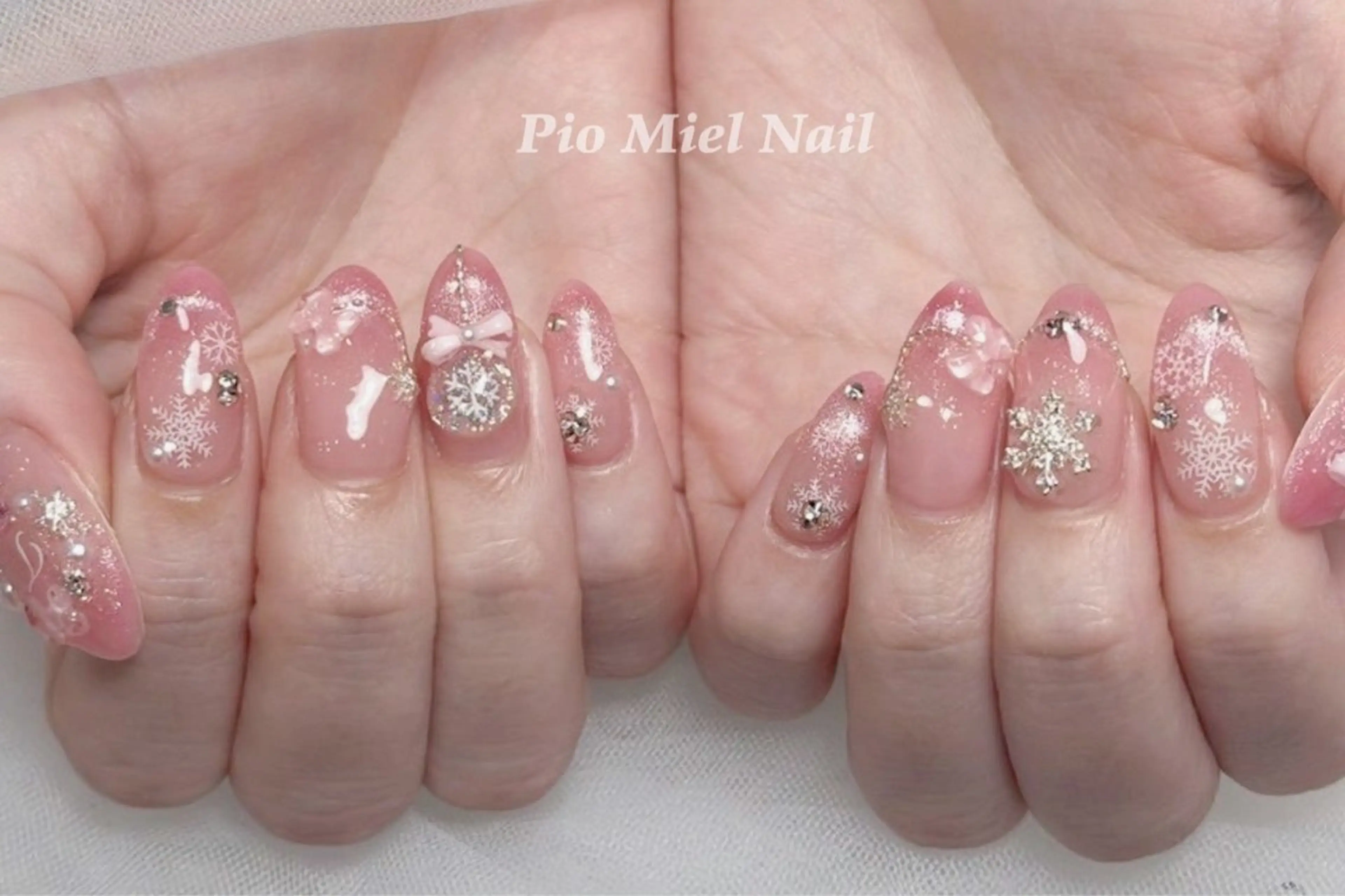 ネイル グラデーション ニュアンスネイル ピンク リボン シンプルネイル ハンドネイル HANA 長さだしのネイルデザイン