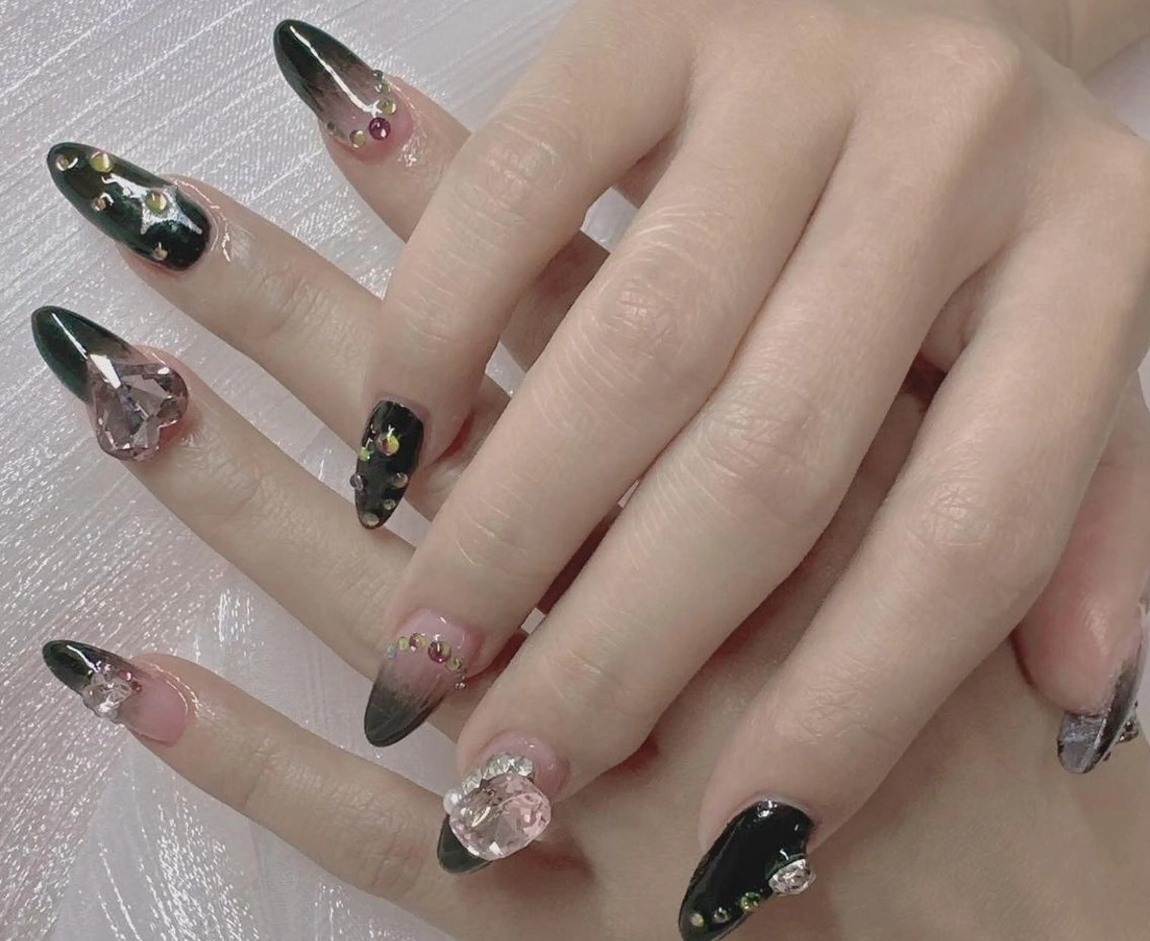 ネイル VIVIAN エイのネイルデザイン