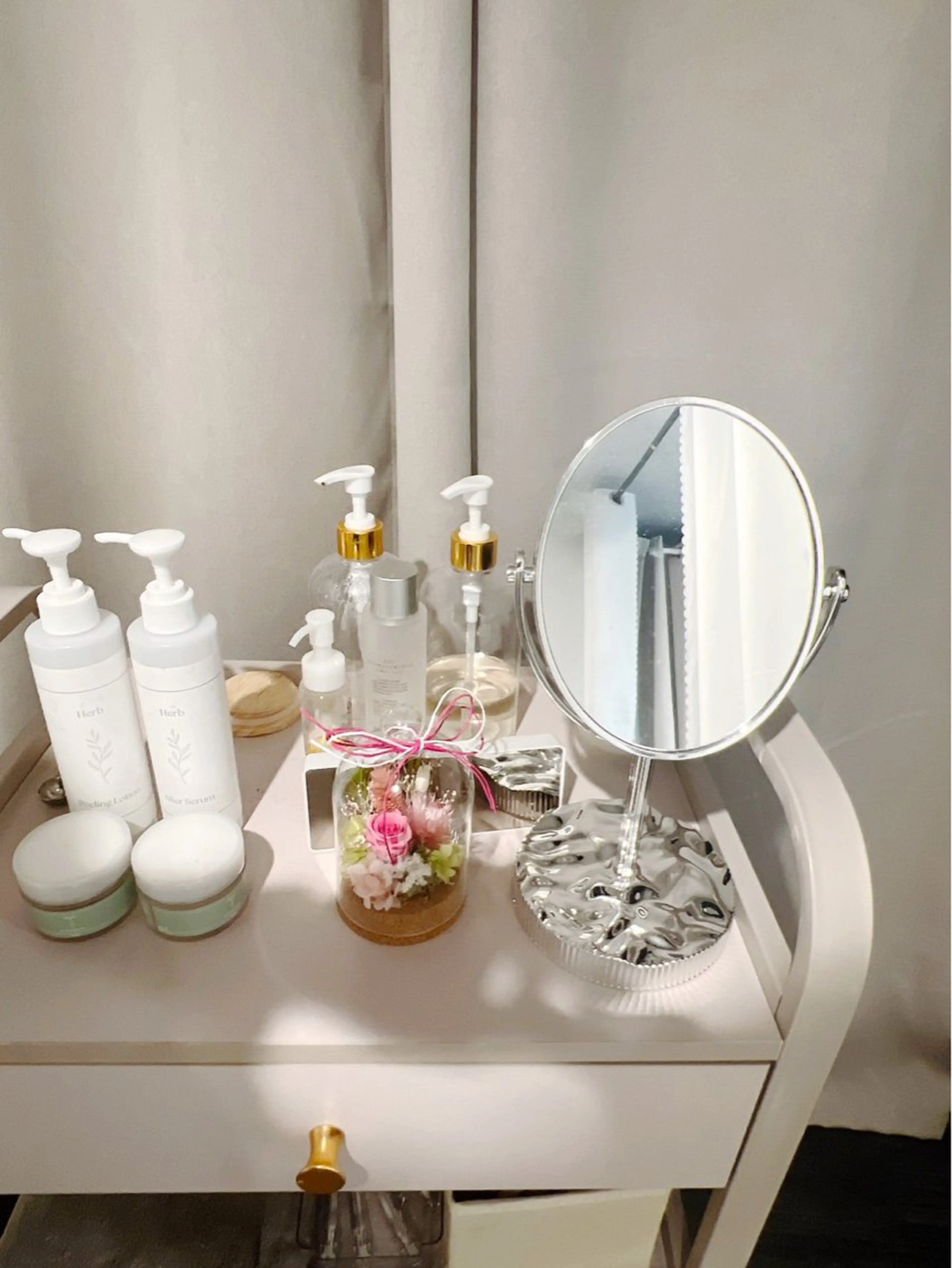 Mythica 横浜 ハーブピーリング小顔のエステ・リラクイメージ