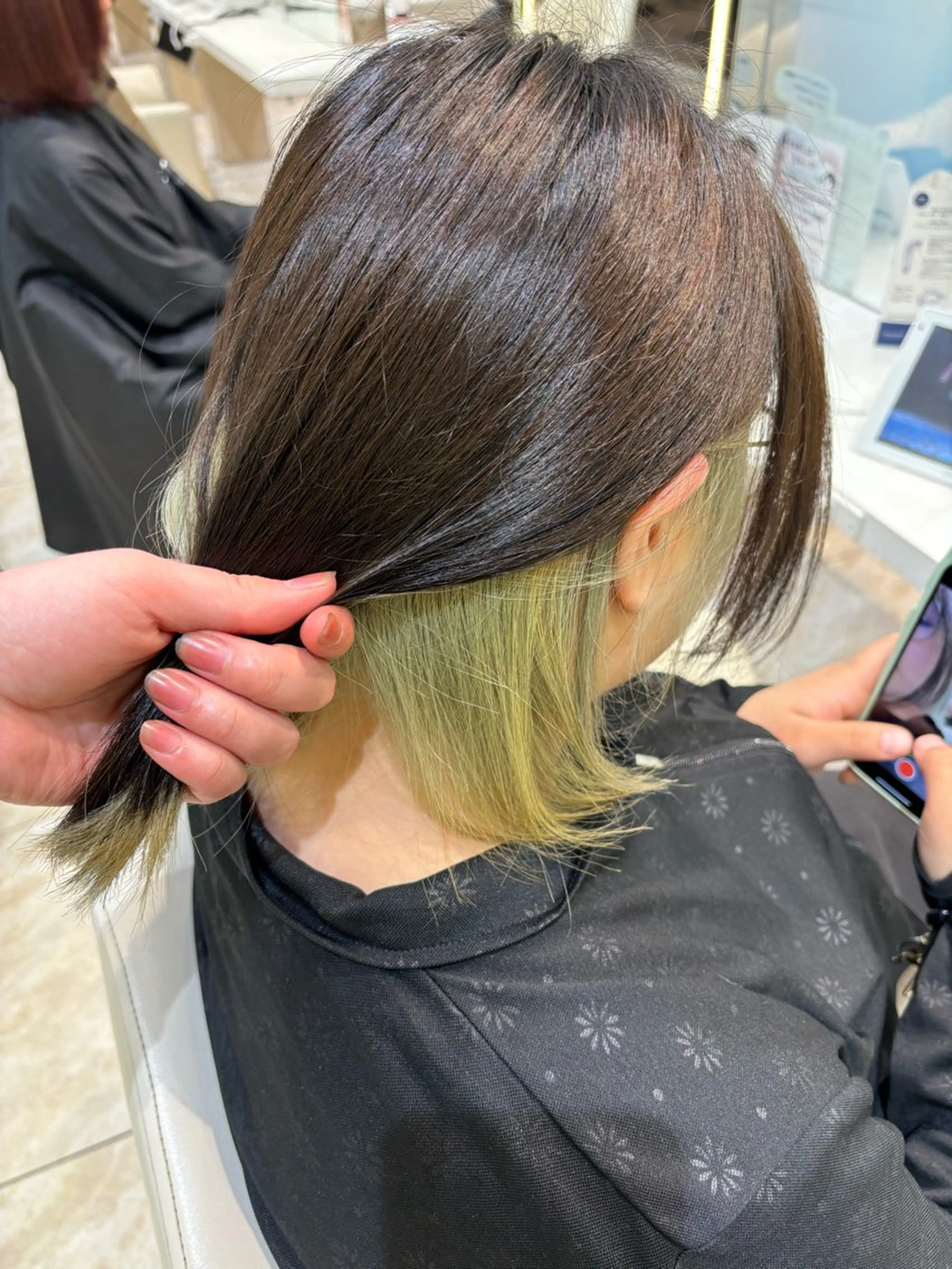 ミディアム カラー ブリーチ インナーカラー ヘアカラー miho‪𓂃 ANNETTAのヘアスタイル