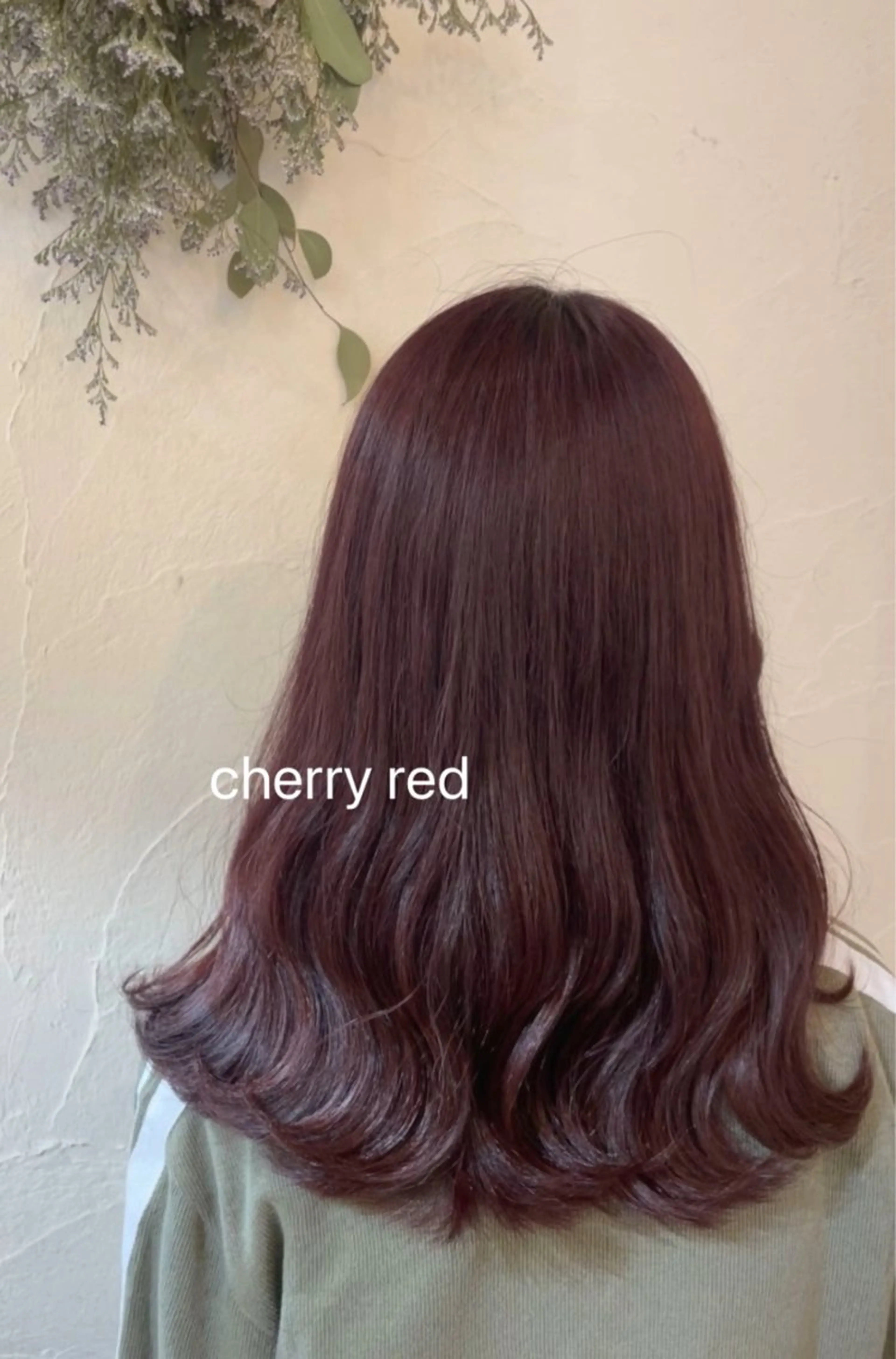 セミロング カラー ヘアアレンジ ピンクカラー レッドカラー Hair muse'e所属・加藤 愛鈴のヘアスタイル