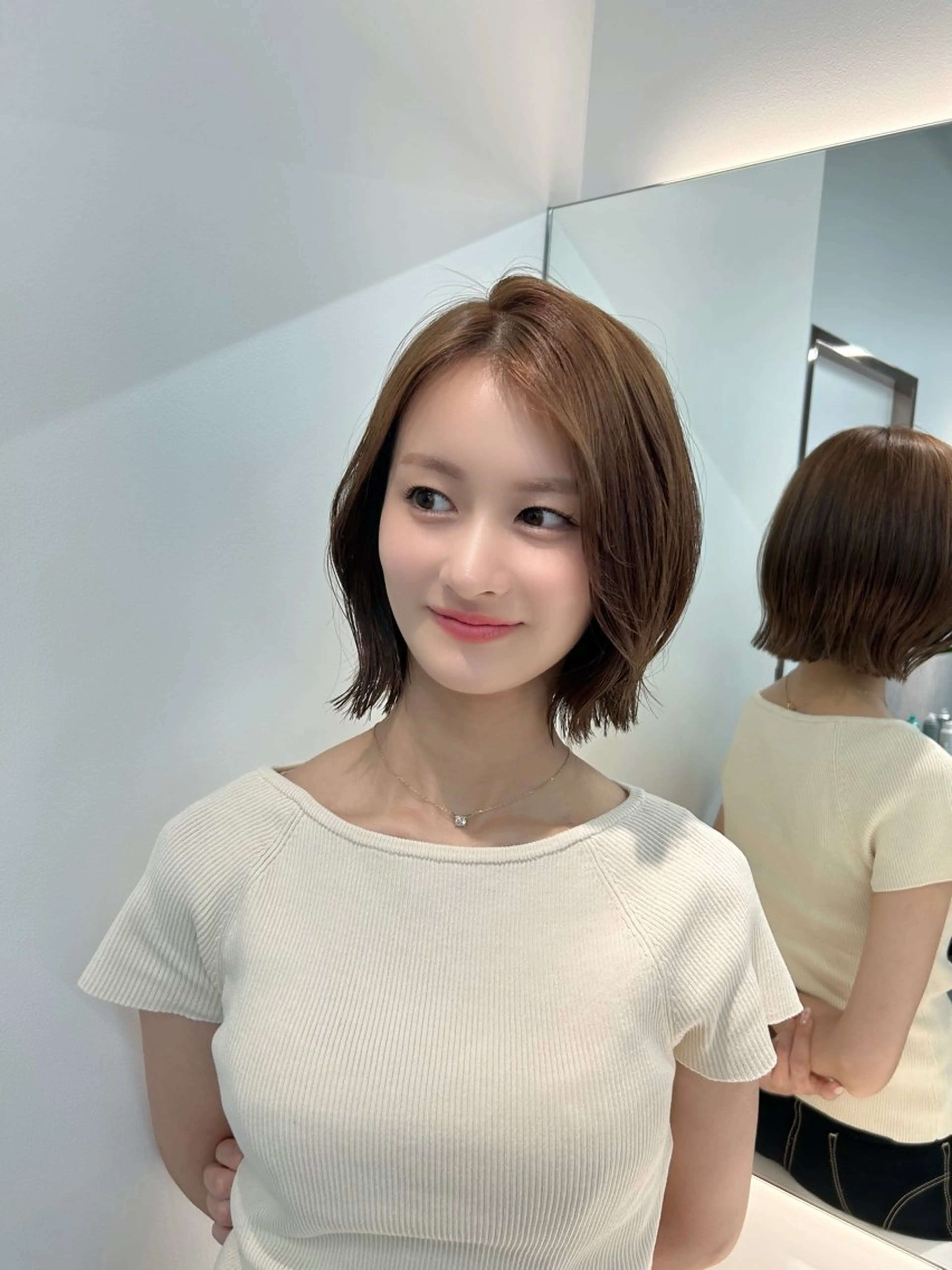 カラー 切りっぱなしボブ アッシュ アッシュブラウン ベージュカラー ブリーチ ボブ/髪質改善 jionのヘアスタイル