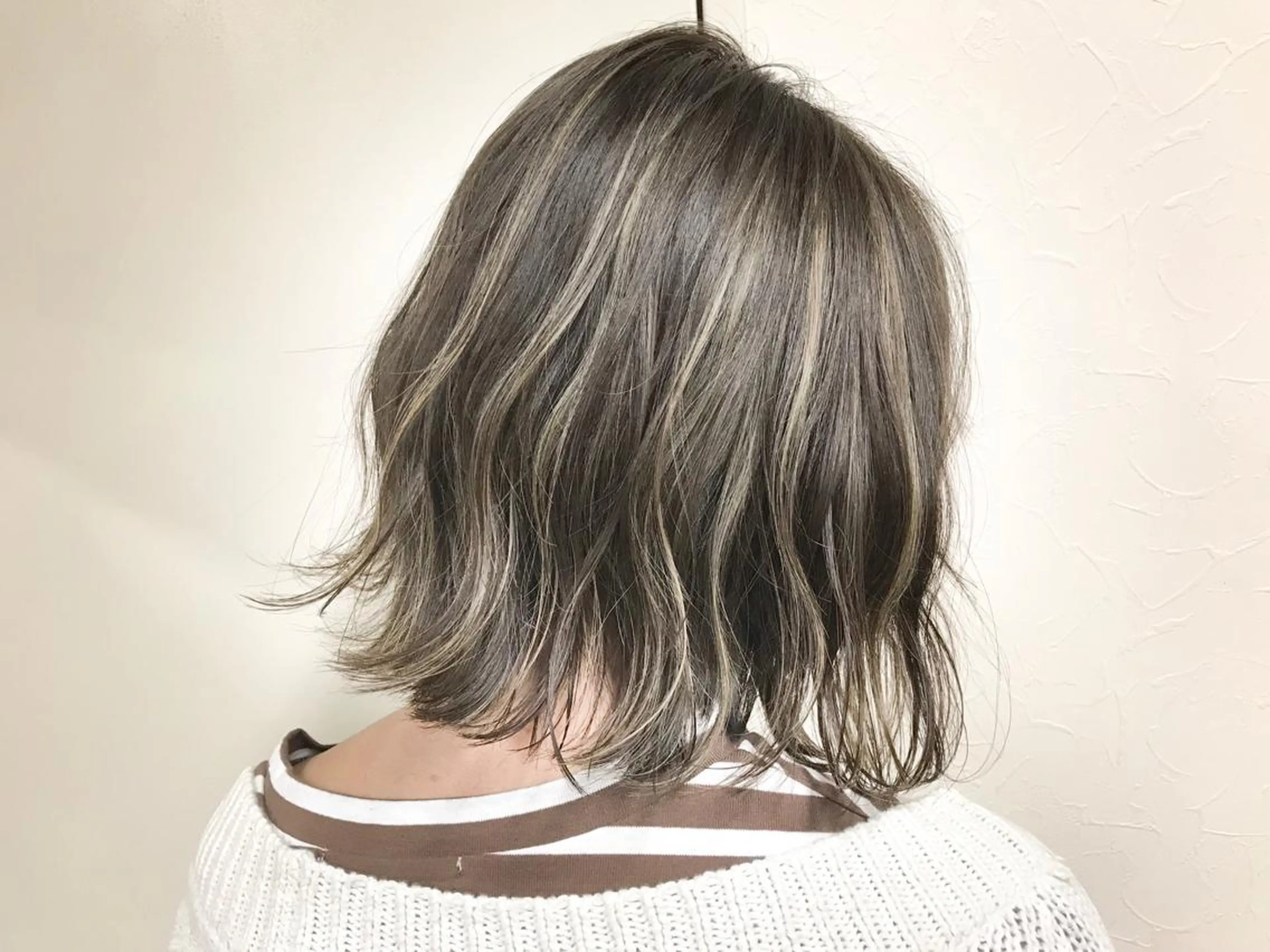 カラー ハイライトカラー メンズハイトーン メンズバレイヤージュのヘアスタイル