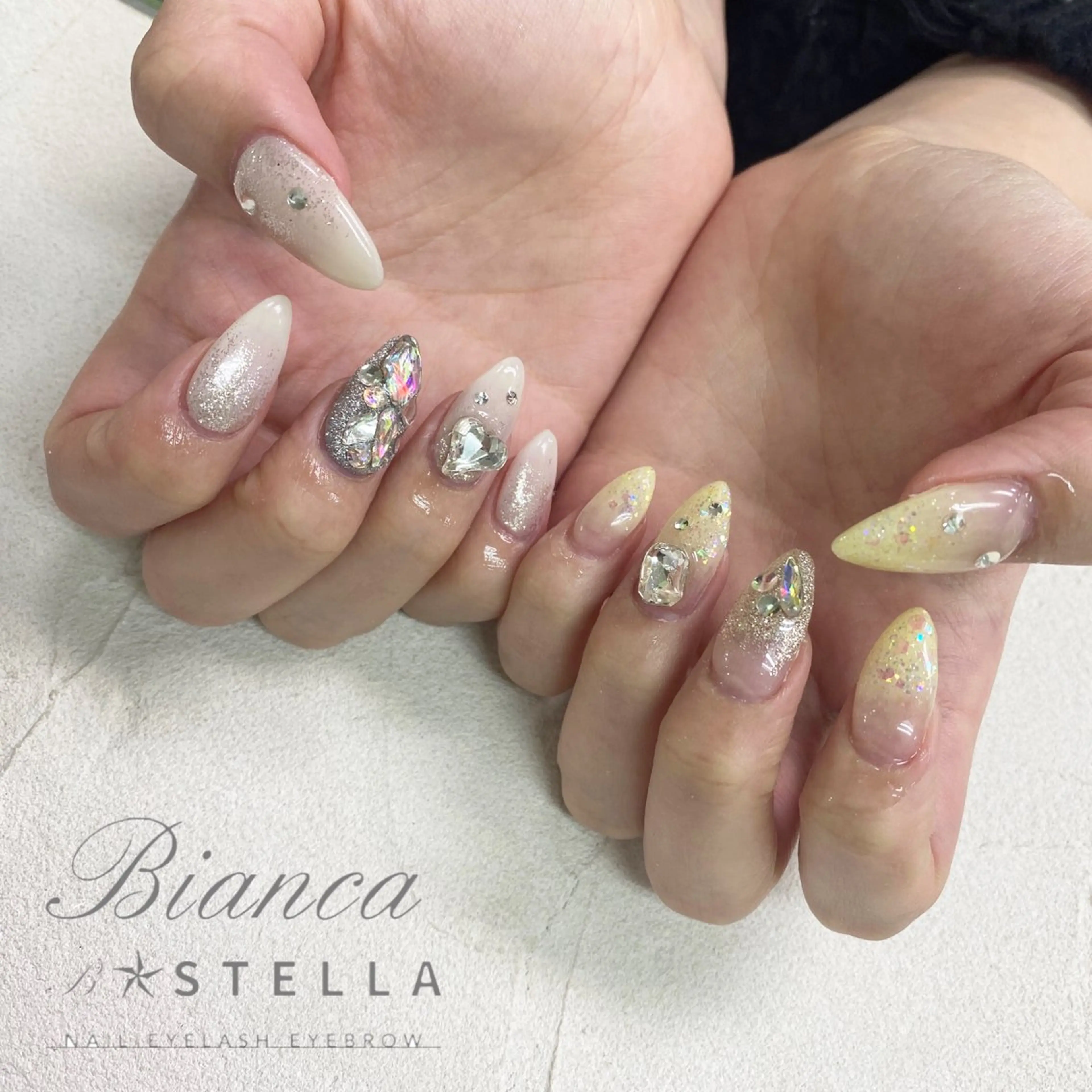 ネイル ハンドネイル Bianca🩶 TAMIYAのネイルデザイン