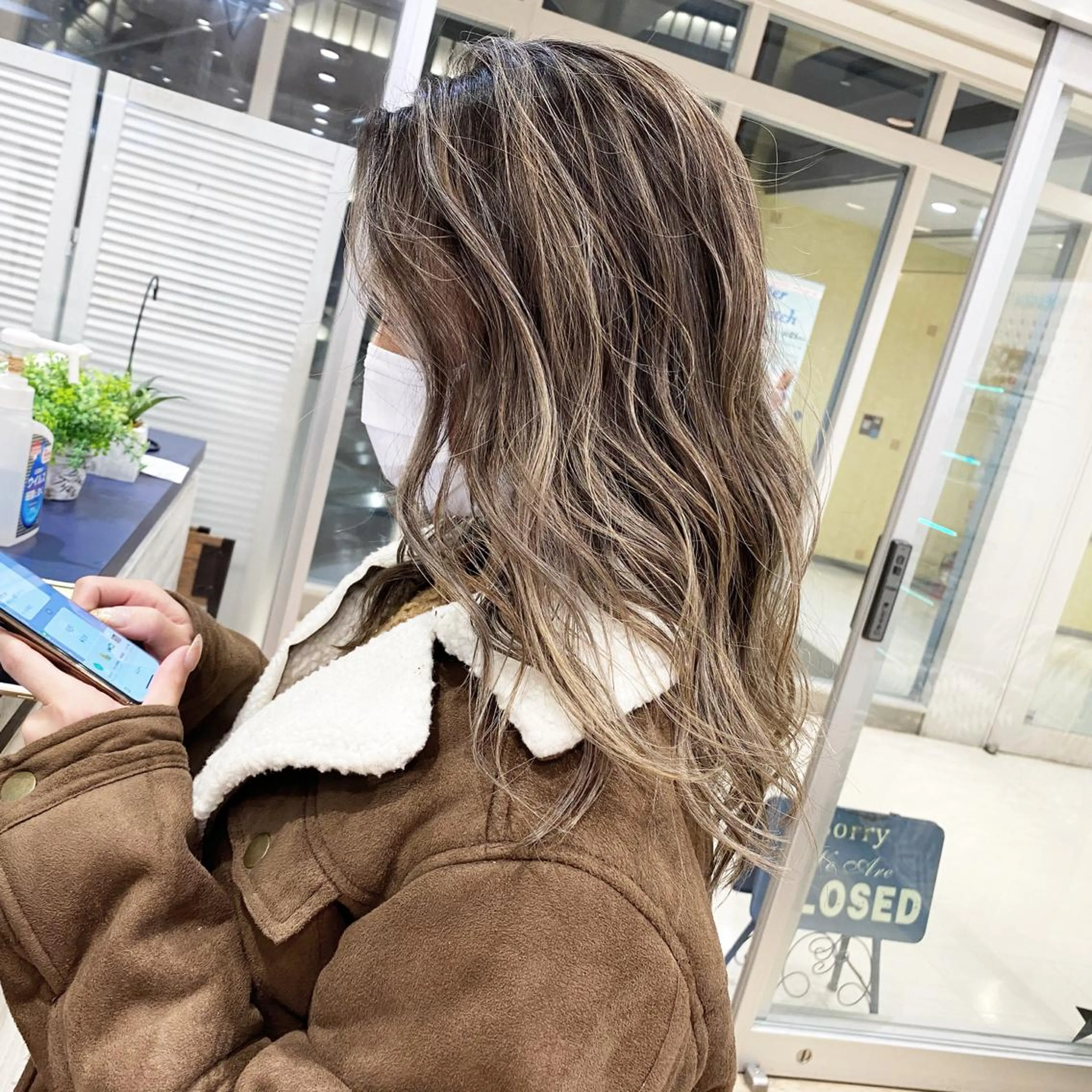 ロング カラー バレイヤージュ レイヤーカット ヘアカラー トリートメント ブリーチカラーレイヤ ーカット🦋annaのヘアスタイル