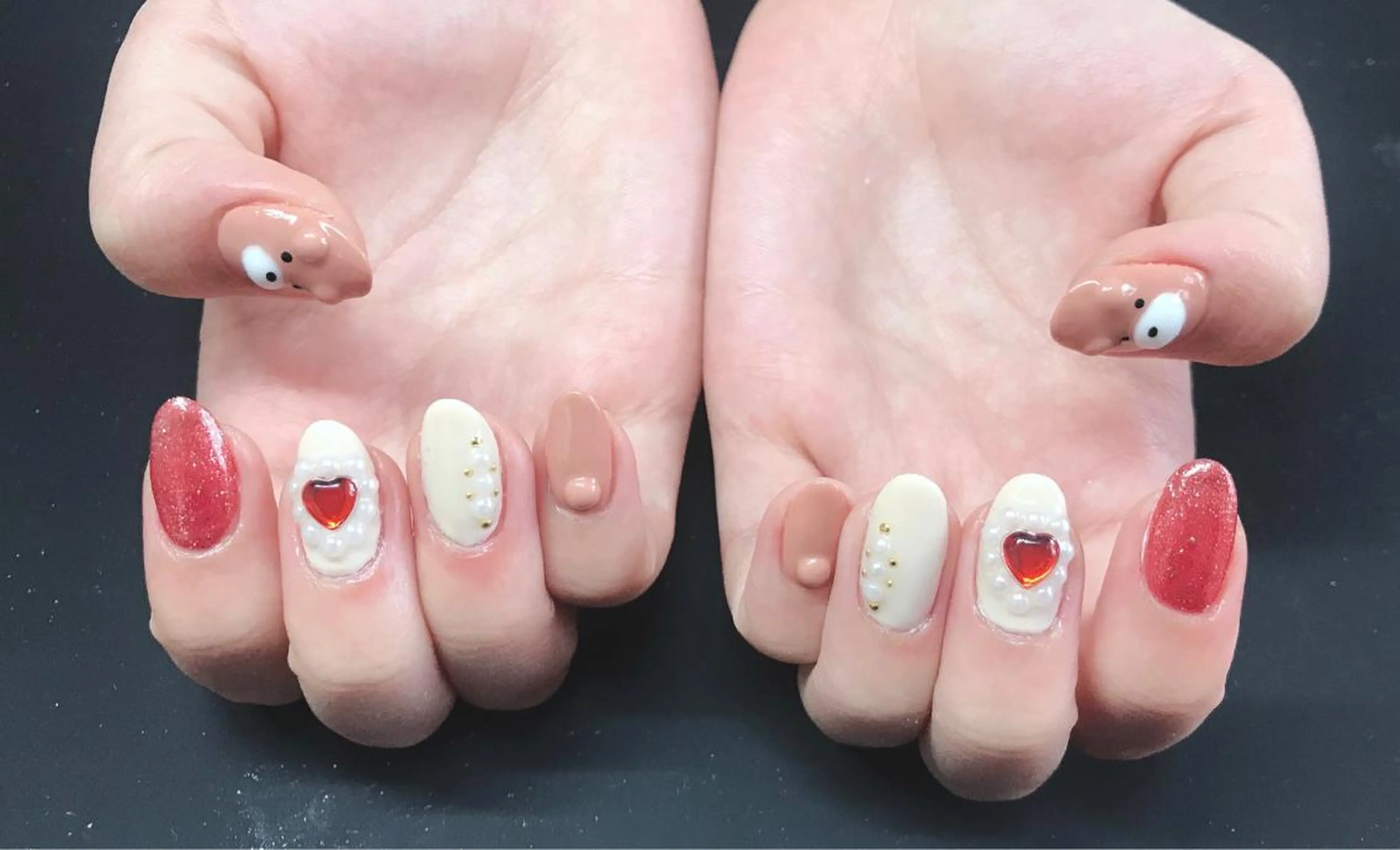 ネイル ハンドネイル nailroom DIASOMNIAのネイルデザイン