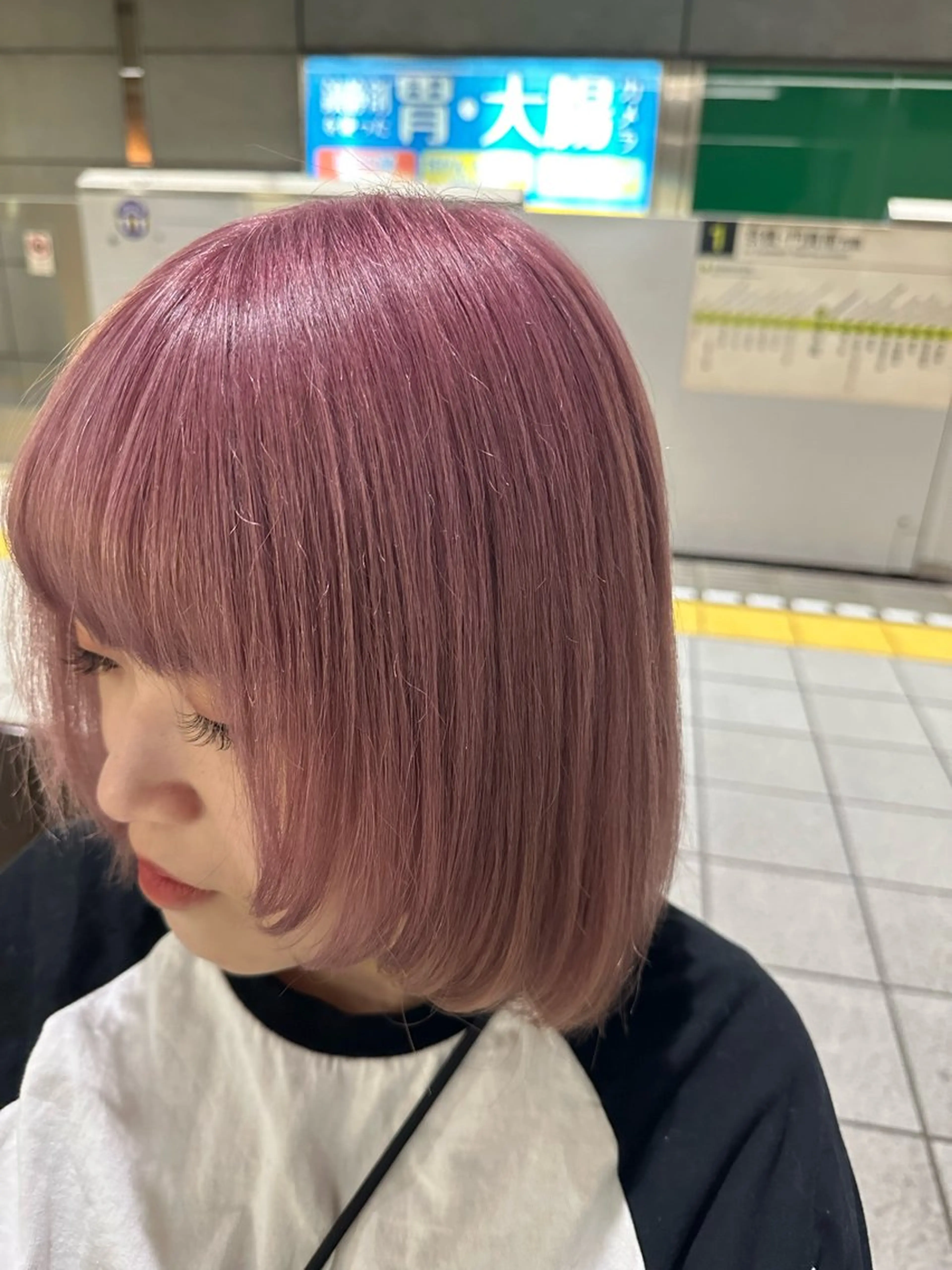 ショート カラー ブリーチ ラベンダーカラー ピンクカラー ピンクラベンダー 松本 莉央のヘアスタイル