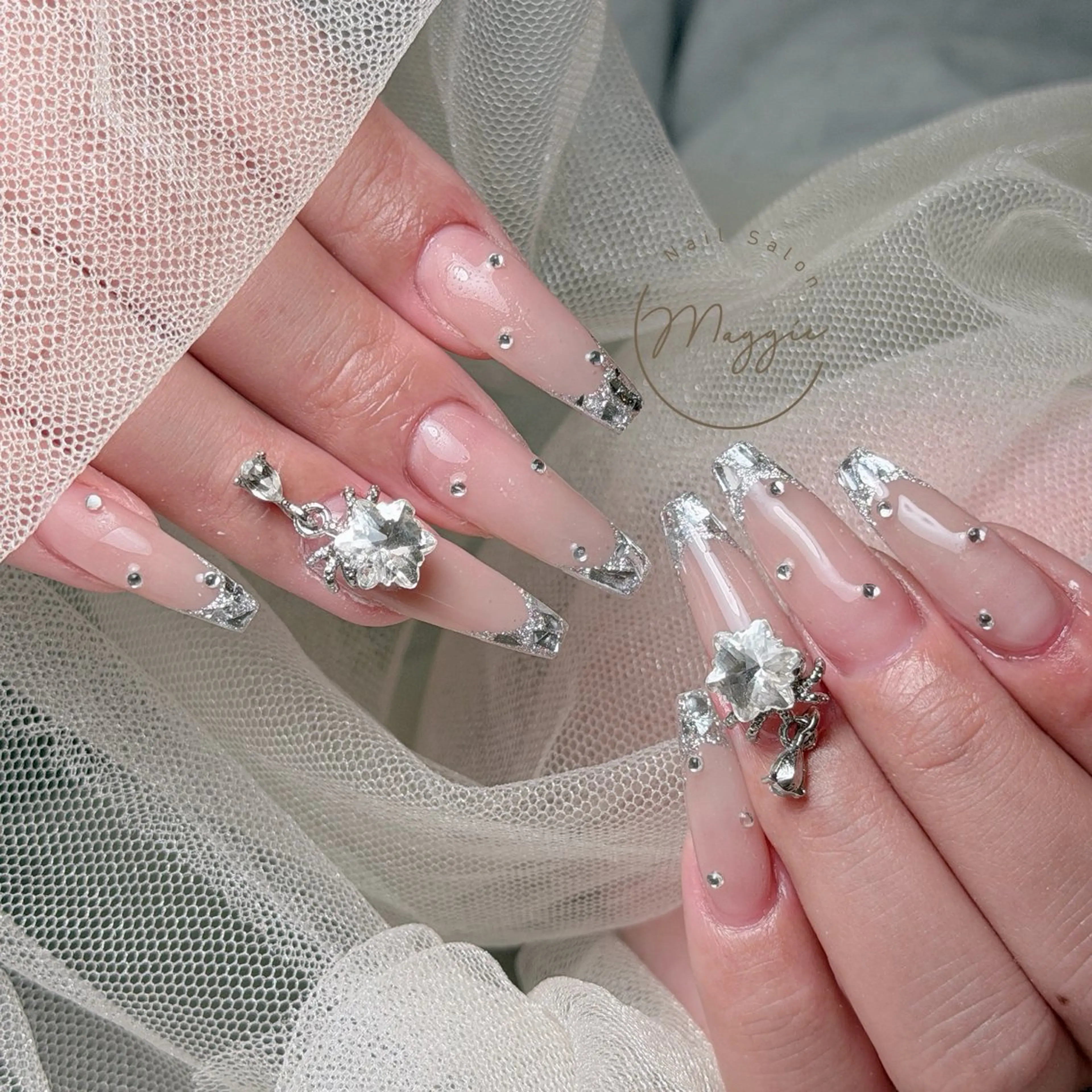 ネイル Maggie Nail🦩のネイルデザイン