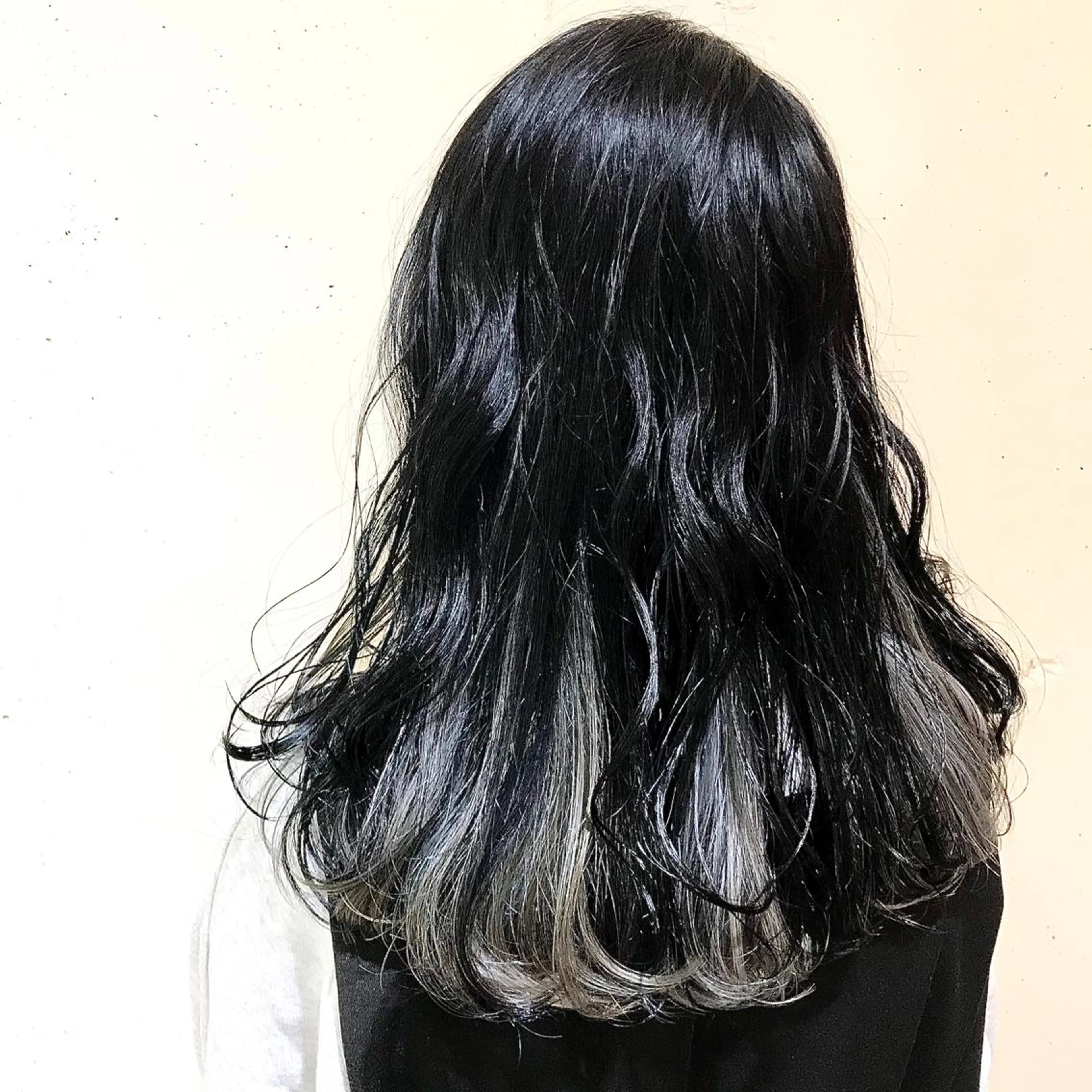 セミロング スナコザワ レナのヘアスタイル