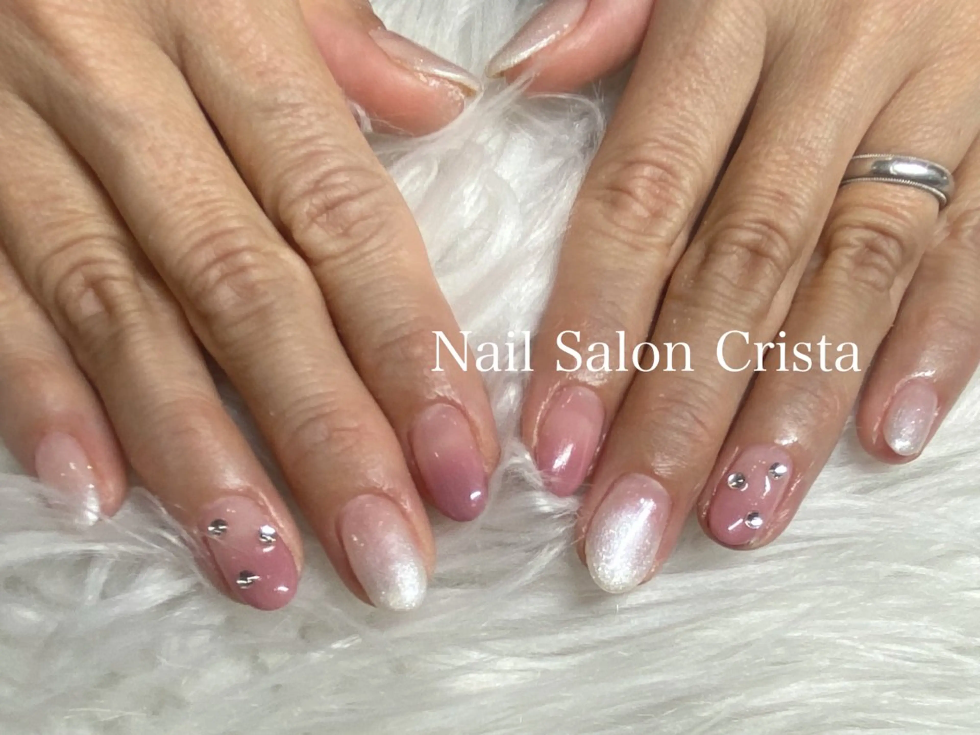 ネイル ジェルネイル パラジェル ピンク ホワイト ハンドネイル CRISTA所属・CRISTA MOMOのネイルデザイン
