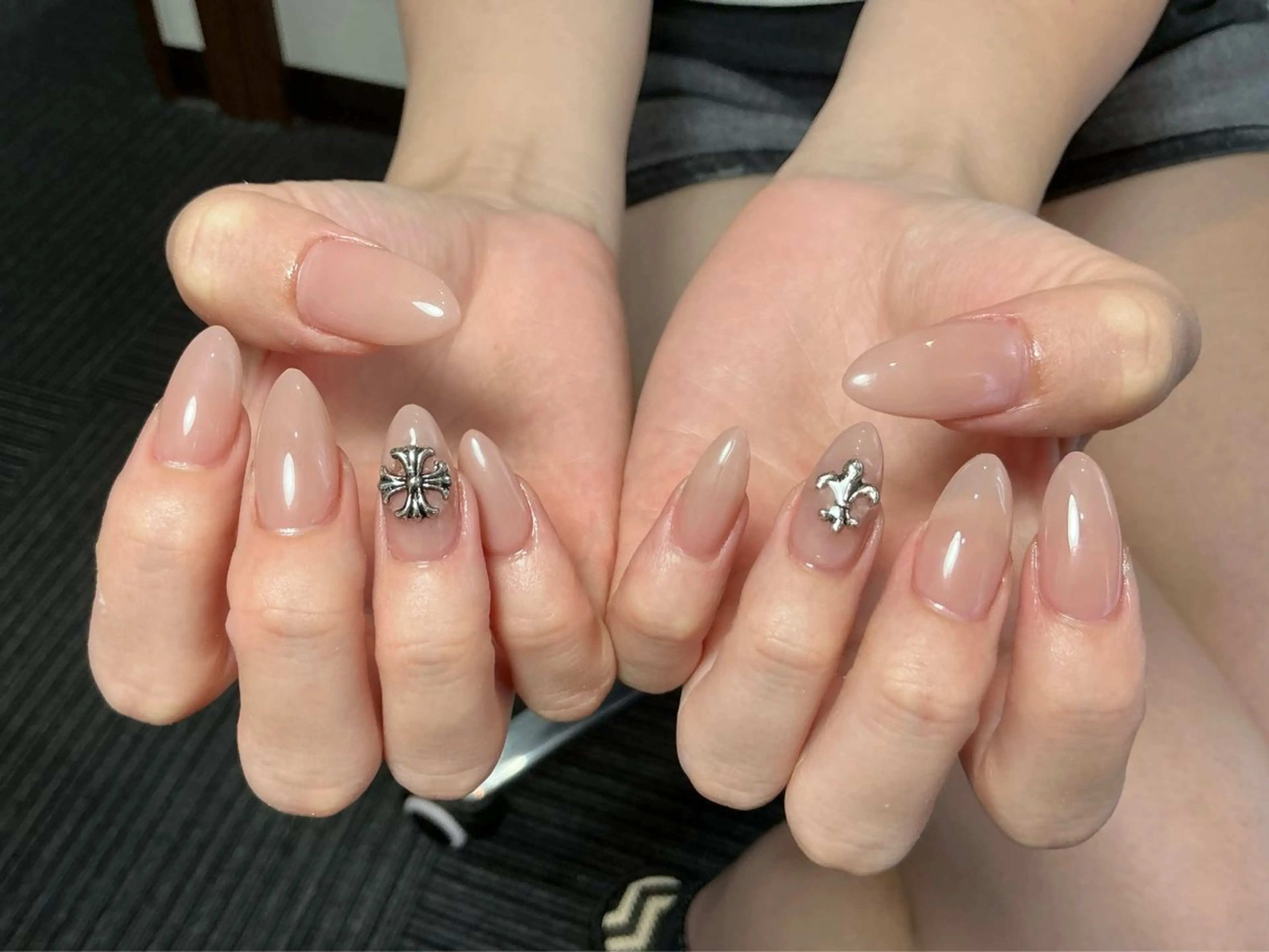 ネイル オーロラネイル 長さ出し フレンチネイル ジェルネイル ガラスフレンチ ハンドネイル Rela・S NAILのネイルデザイン