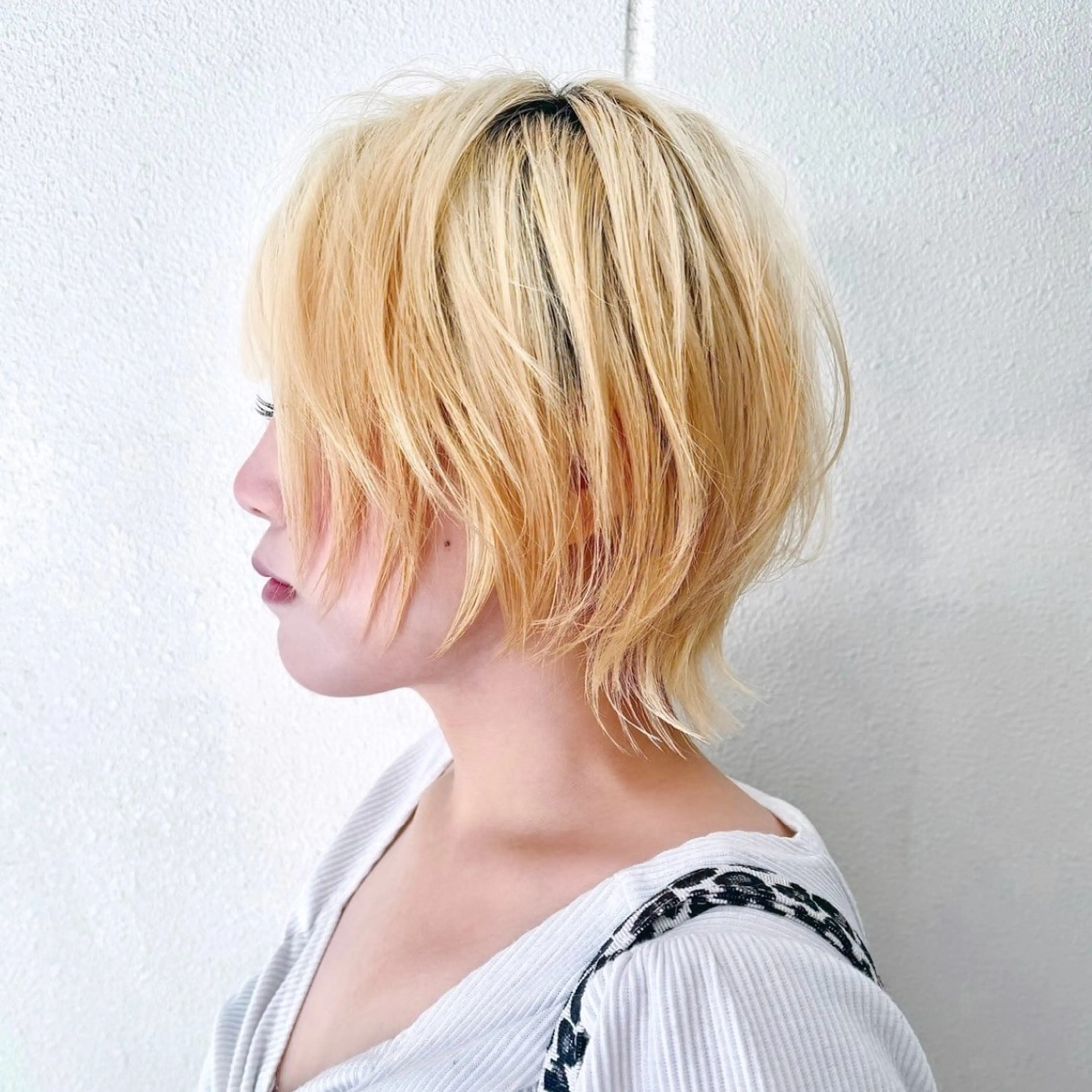 ショート カラー ブロンド ウルフカット カット ヘアカラー トリートメント ハイトーン/ウルフ/ レイヤー/Asukaのヘアスタイル
