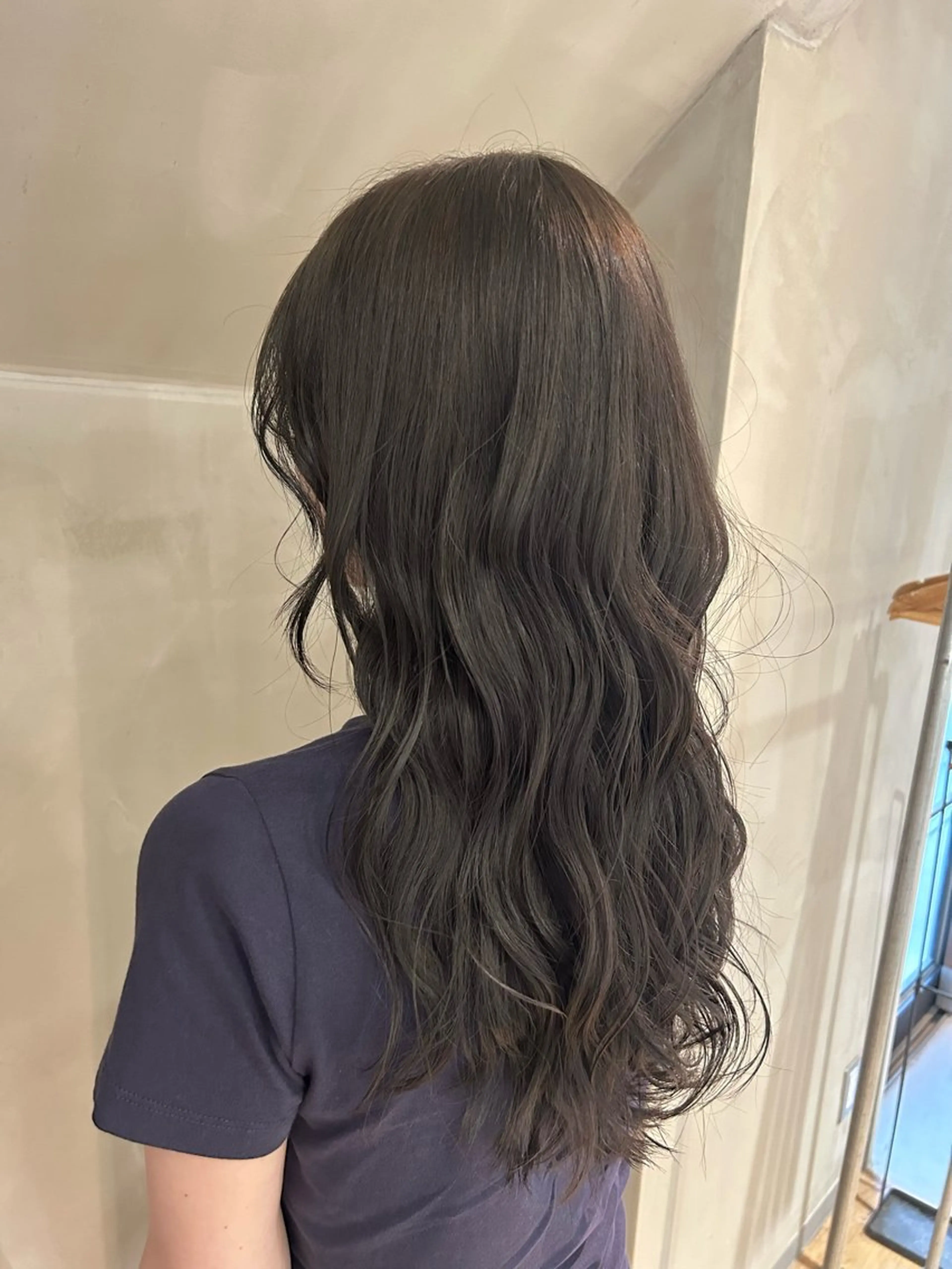 ロング カラー アッシュ アッシュブラウン ブラウンカラー 透明感カラー aina🐱 カラー/ストレートのヘアスタイル