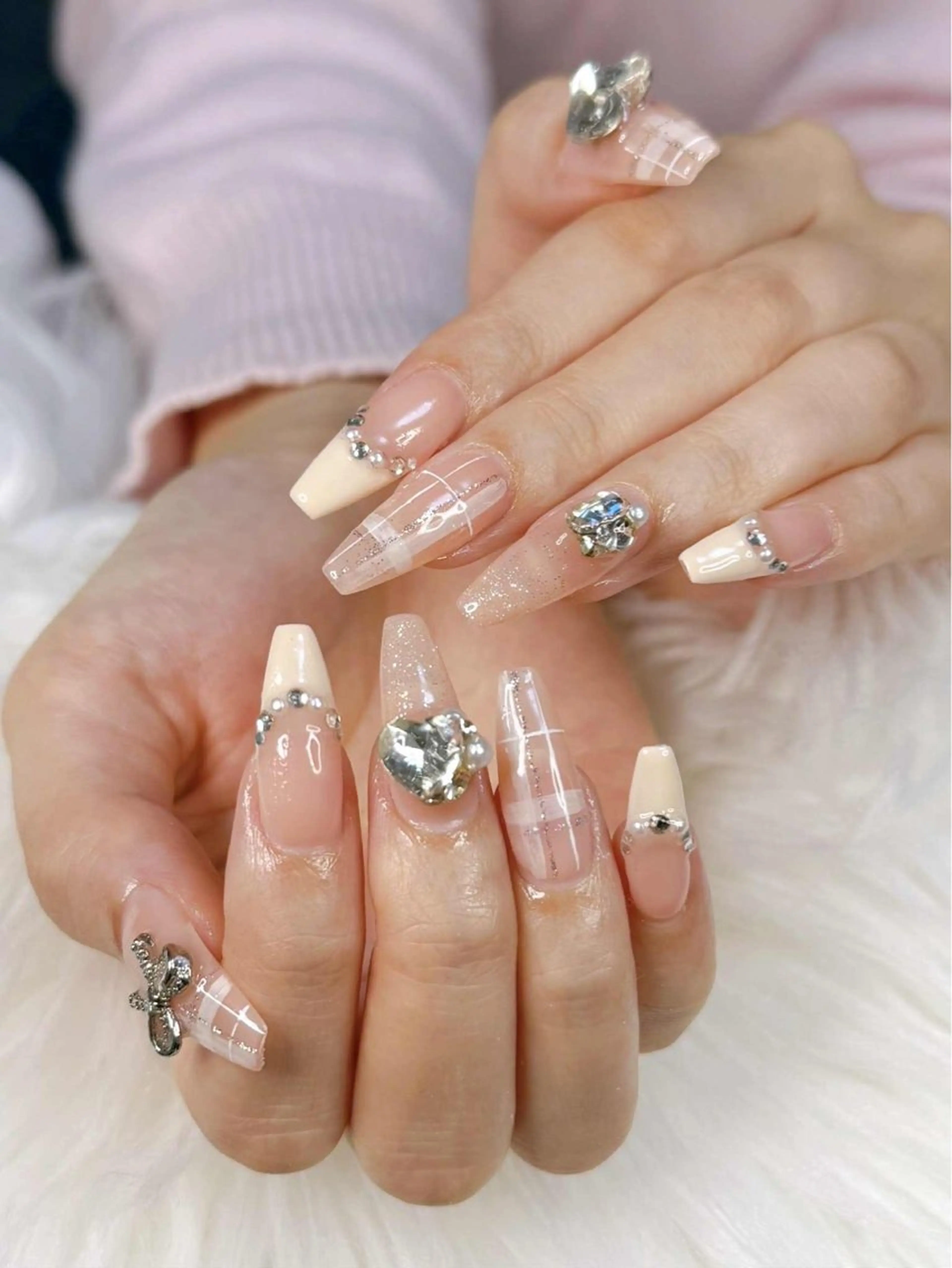 ネイル アートネイル オーロラネイル チークネイル 長さ出し フットネイル ハンドネイル フットネイル ハンドケア Noiranail_ studio川越西口のネイルデザイン