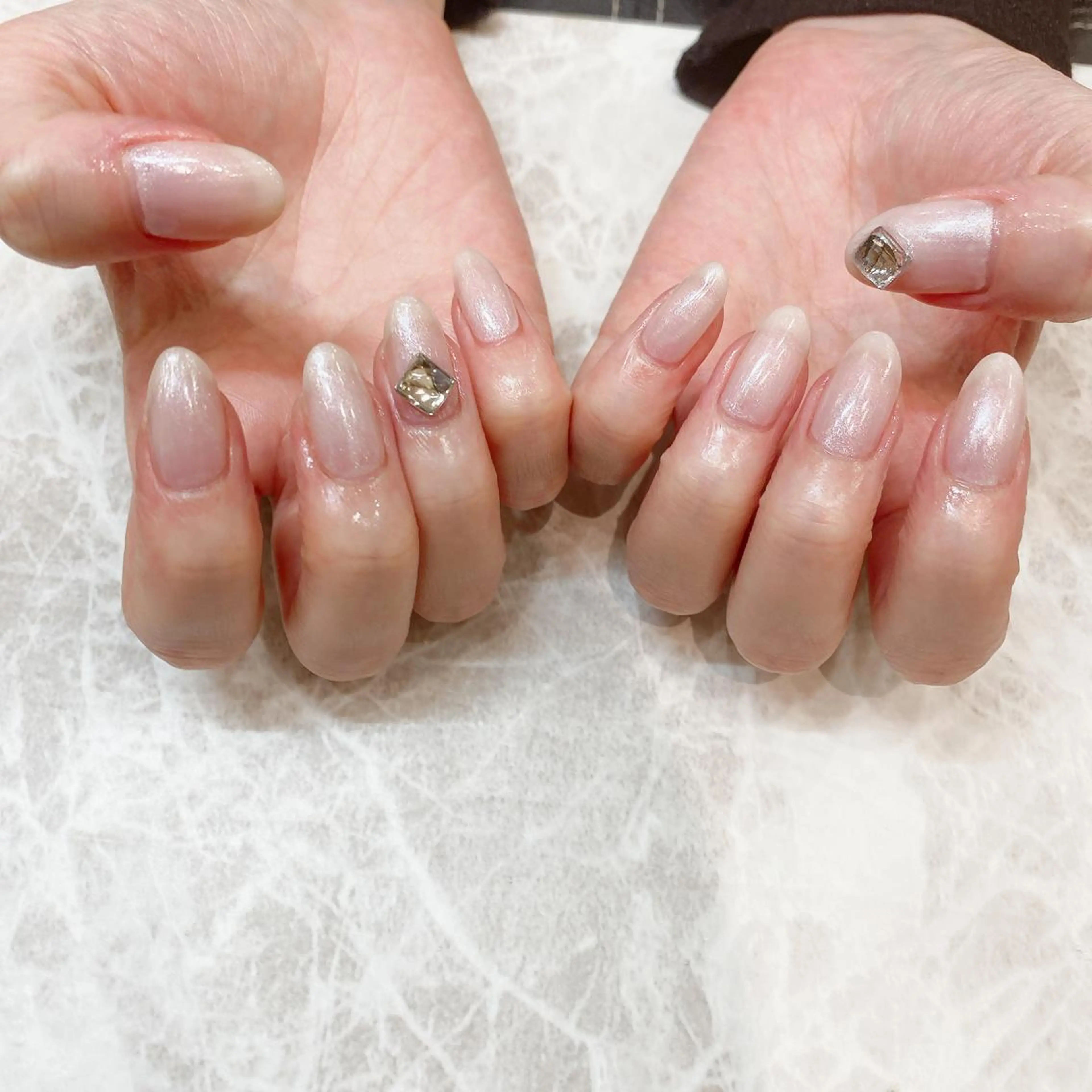 ネイル シンプルネイル ハンドネイル 関谷 真登佳のネイルデザイン