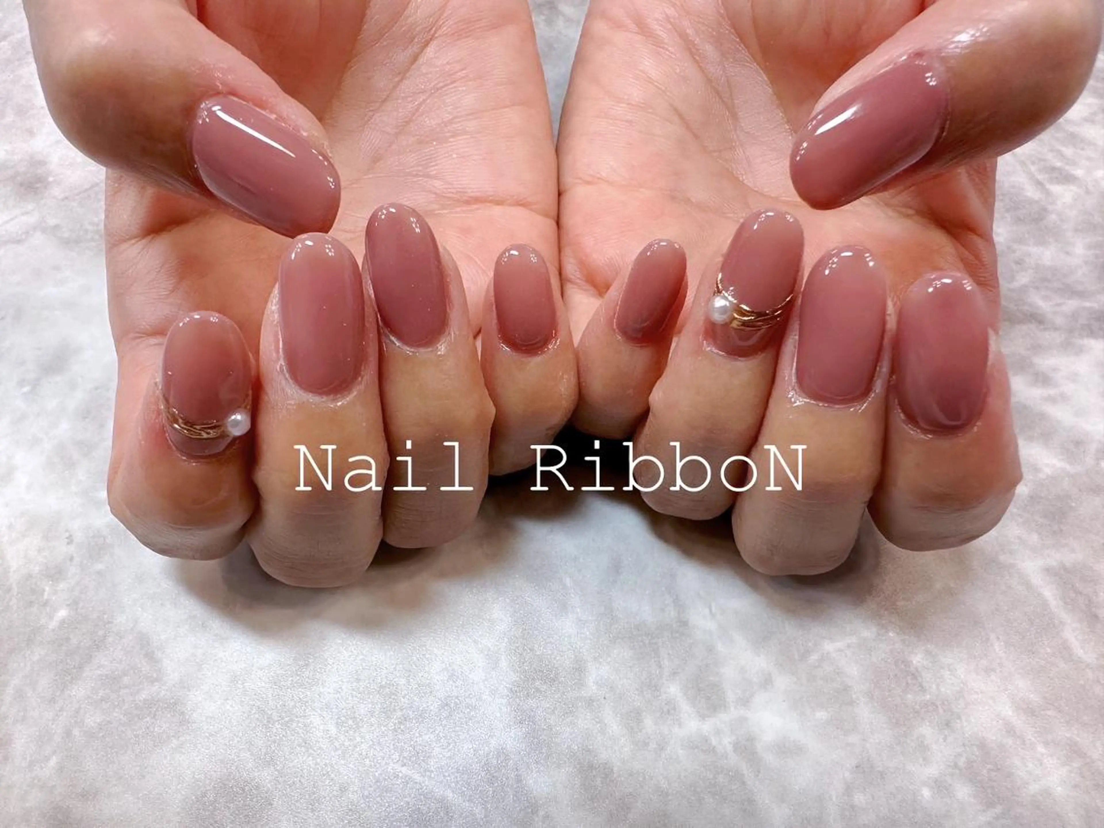 ネイル ネイルリボン 受付スタッフのネイルデザイン