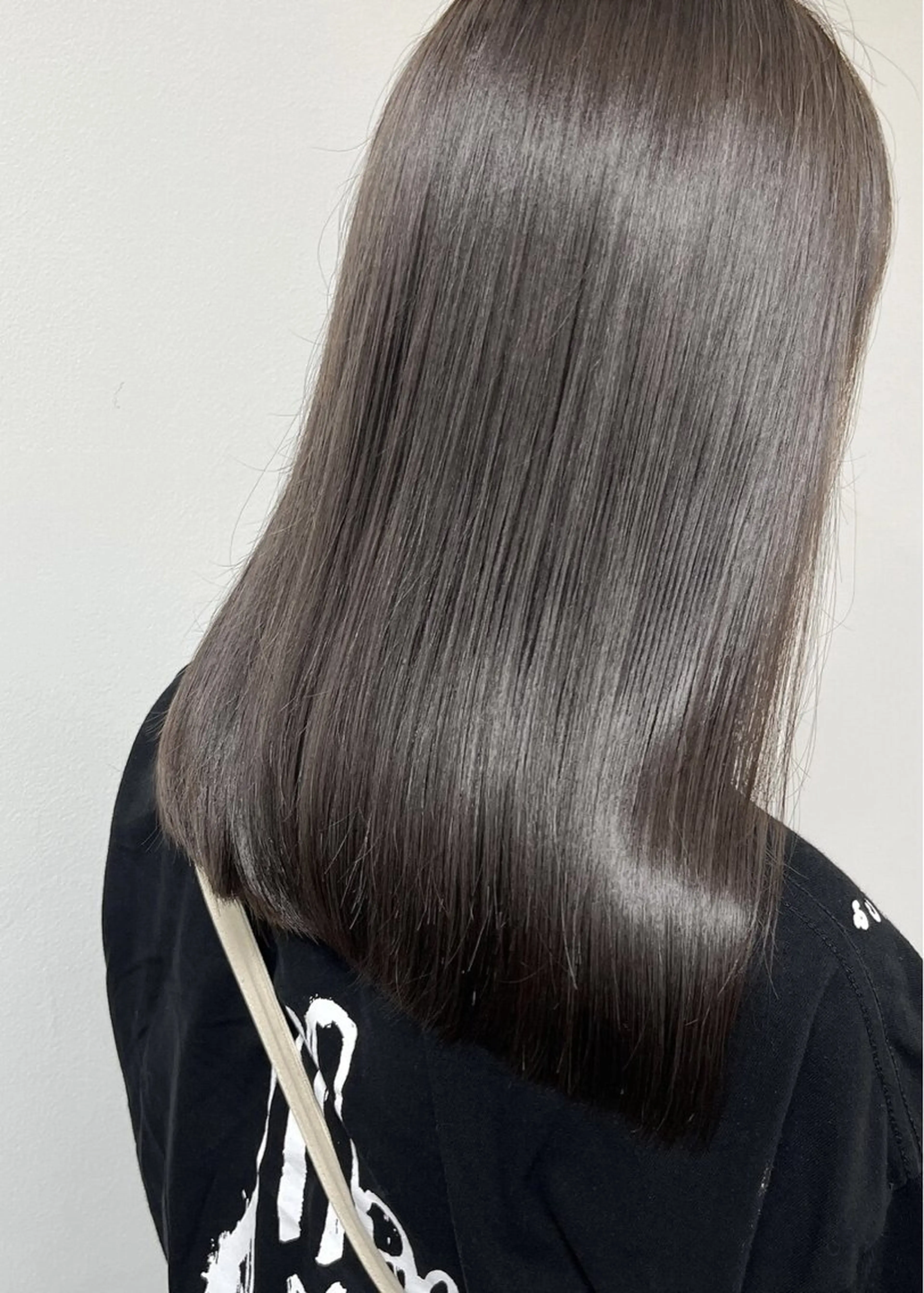 セミロング トリートメント hoNua. 栄/透明感カラーのヘアスタイル