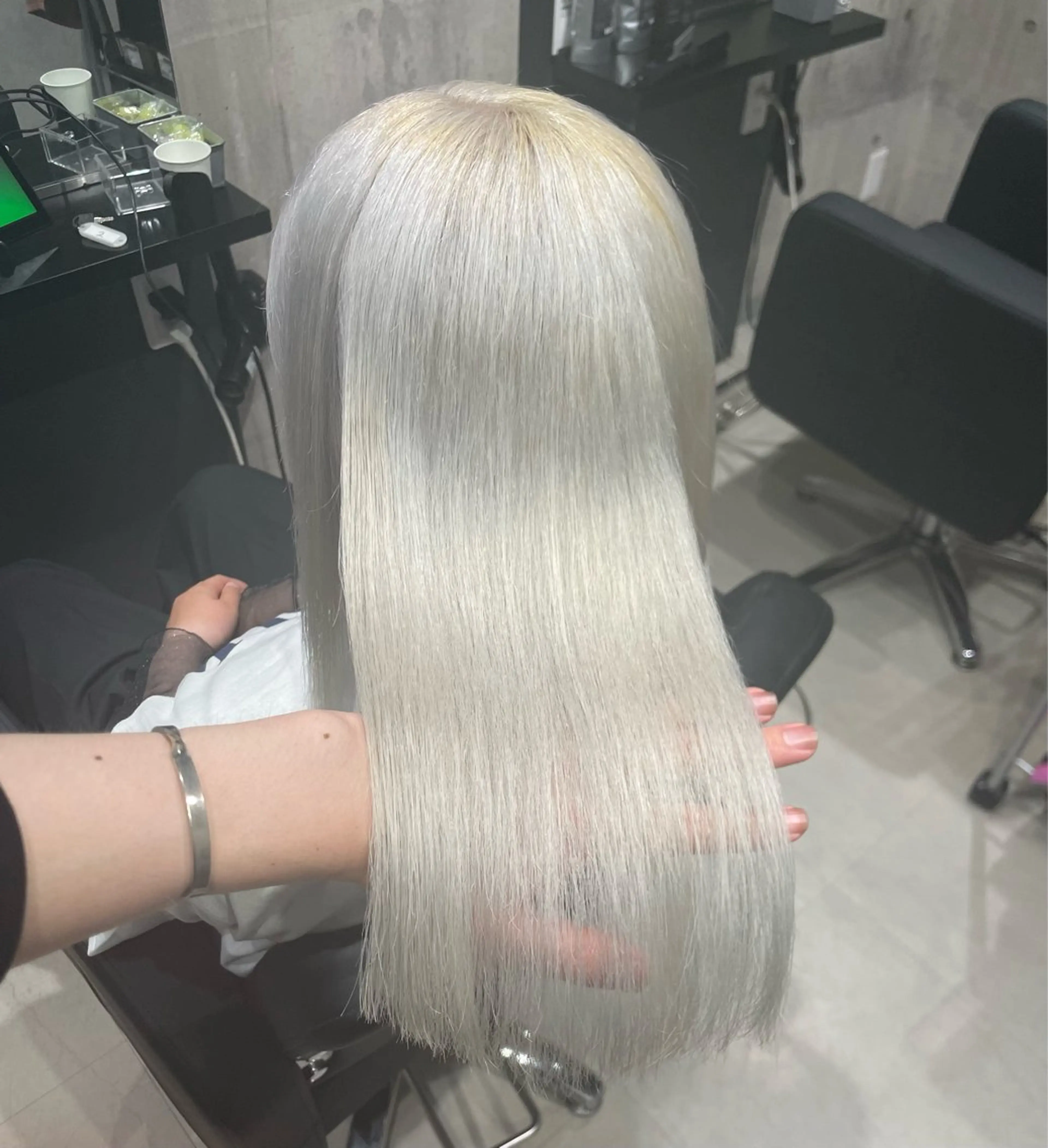 ロング カラー シルバー ホワイトシルバー カット ヘアカラー トリートメント 髪質改善/美髪カラー Hiroakiのヘアスタイル