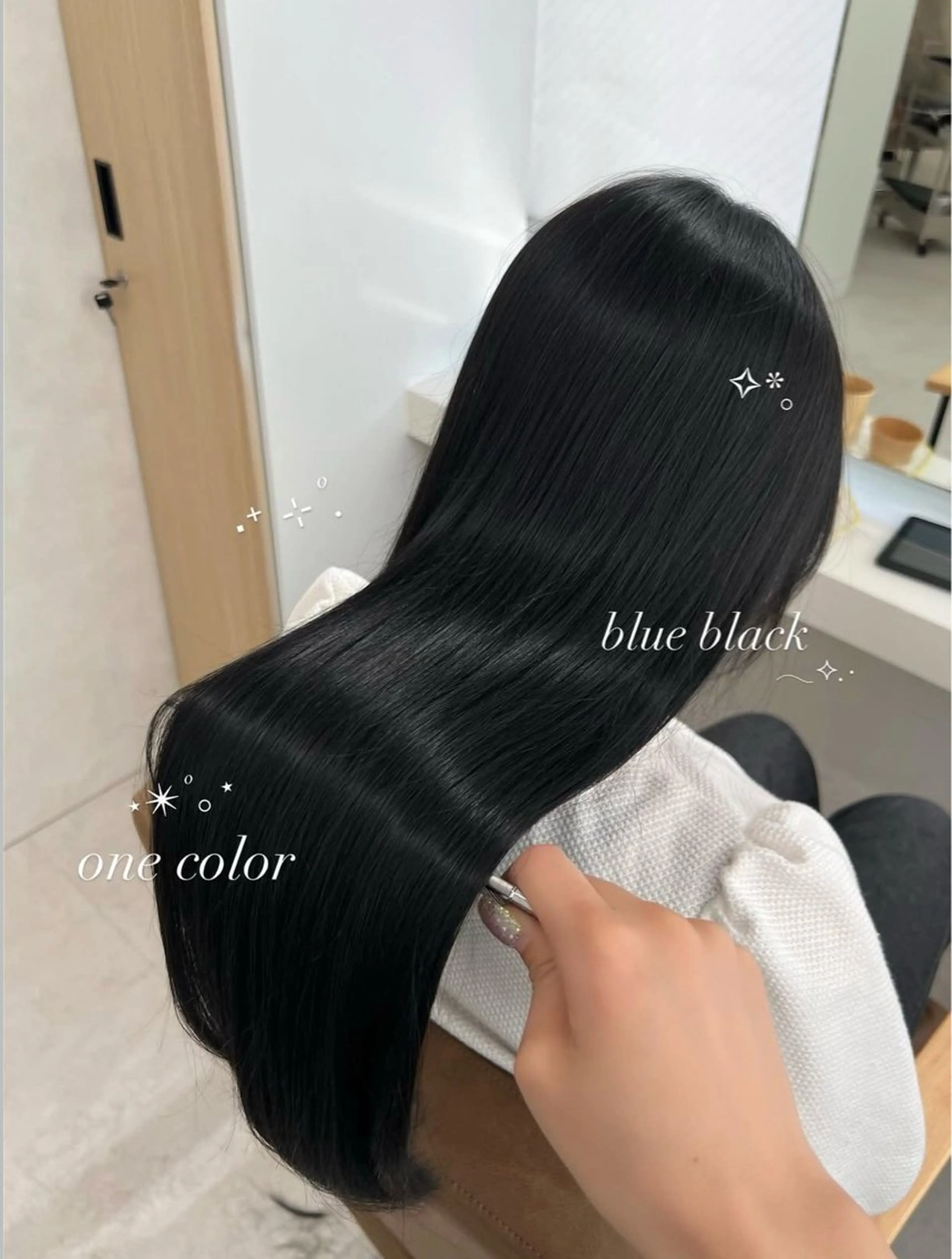 ロング カラー 黒髪 ブルーカラー ブルーブラック 髪質改善 トリートメント SLASHスラッシュ 小西結奈のヘアスタイル