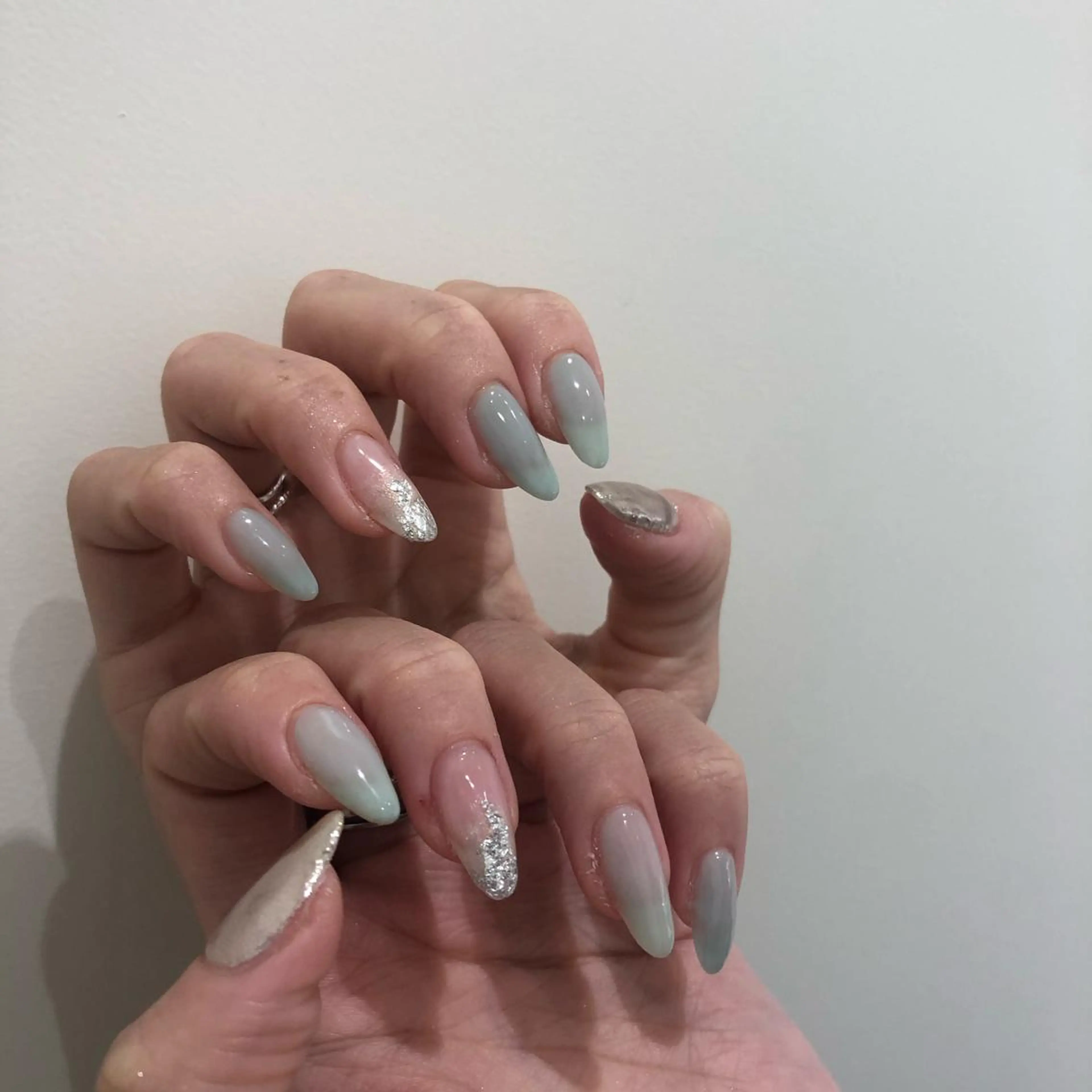 ネイル 椿森 美瑠紅の眉毛・アイブロウイメージ