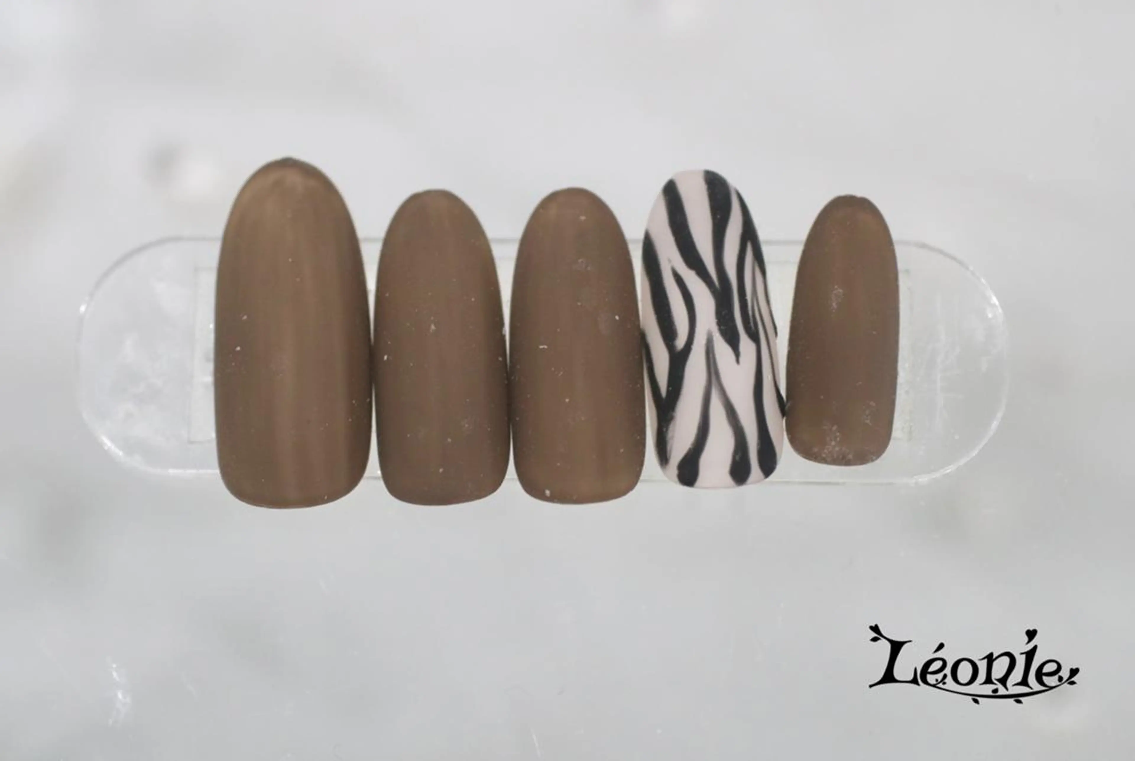 ネイル ハンドネイル Leonie Ayami.mのネイルデザイン