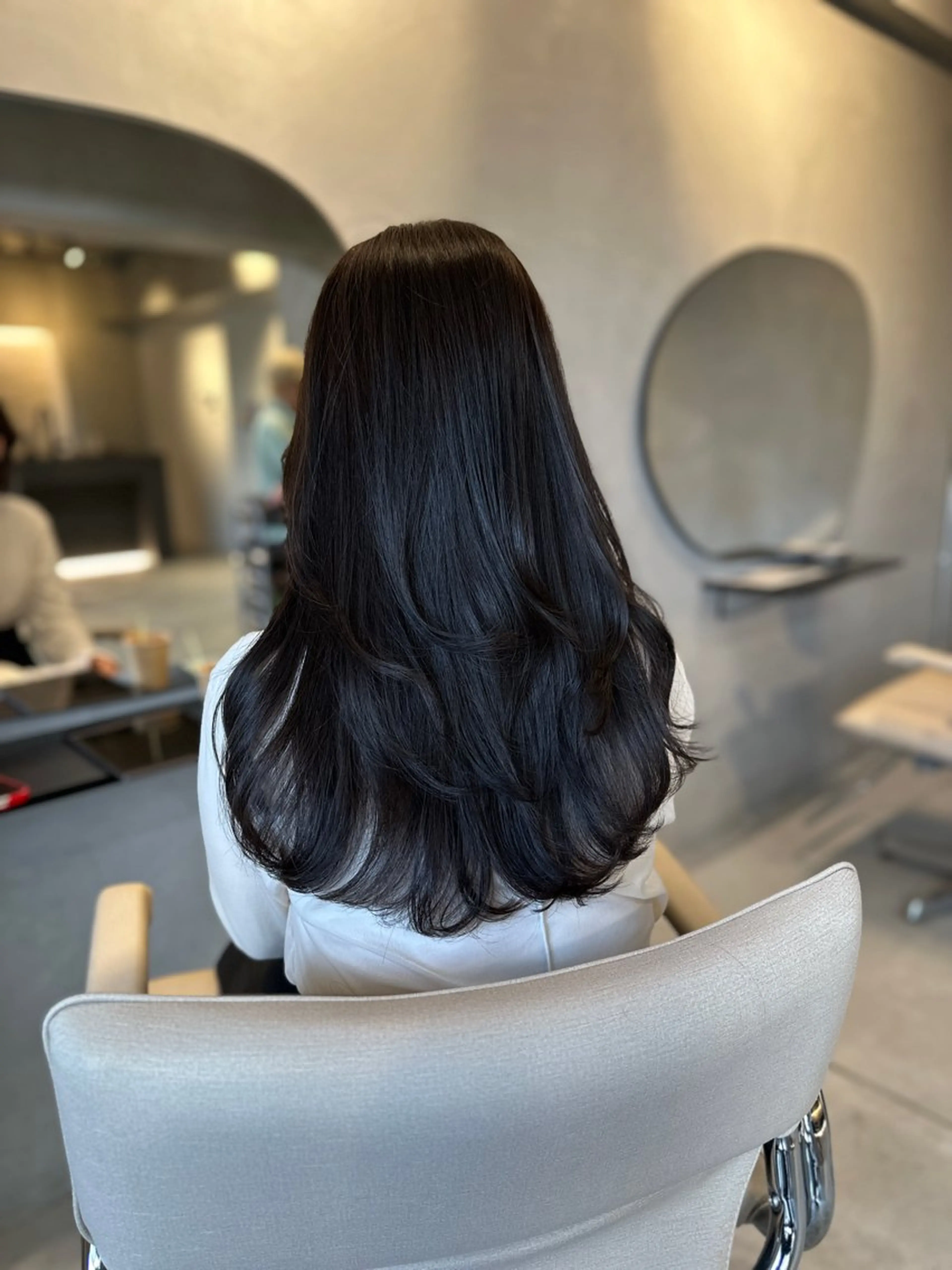 ロング カット ヘアカラー トリートメント AIN.ANLY.所属・顔まわりカット/レイ ヤーカット/小池 祐のヘアスタイル