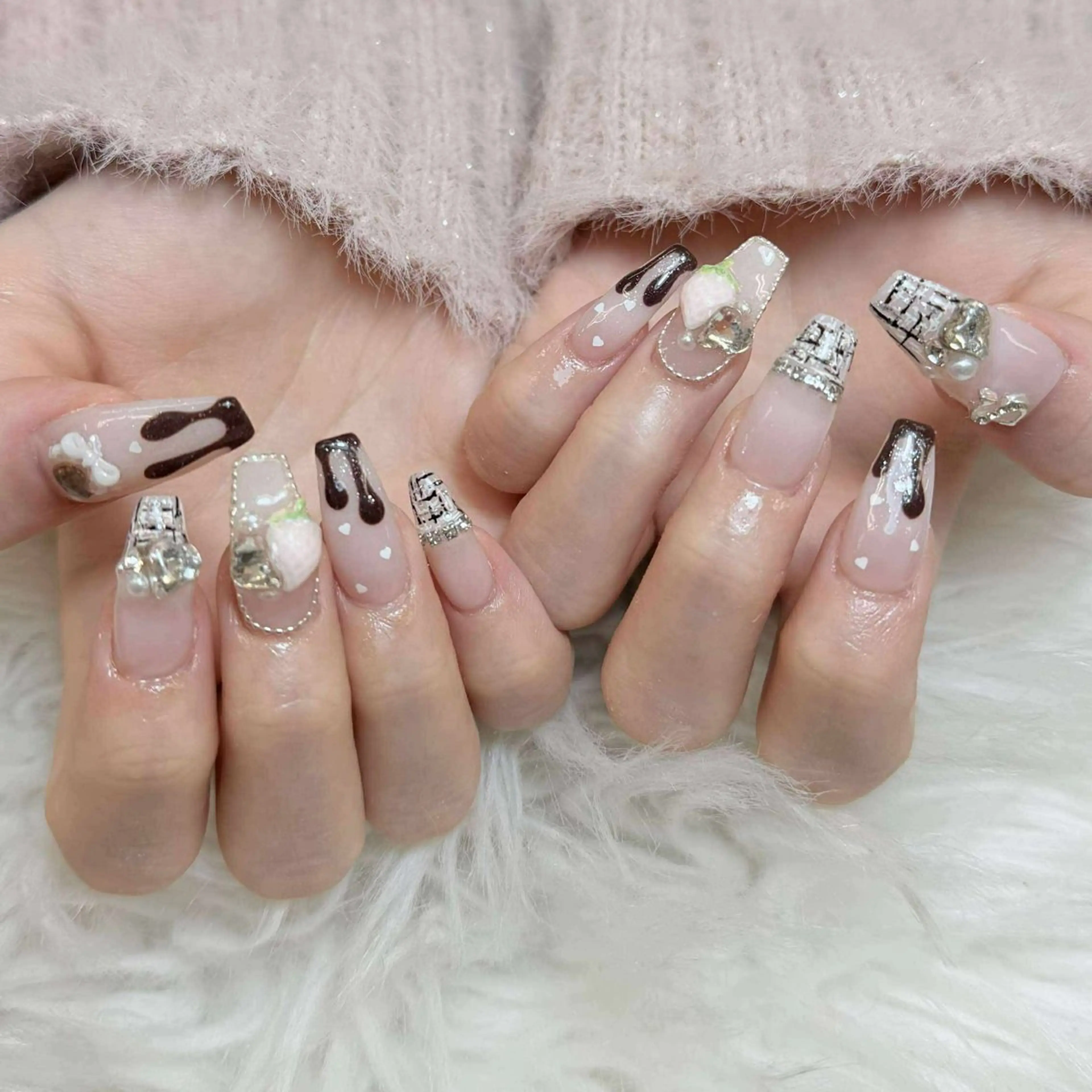 ネイル ハンドネイル ミン ゴテゴテネイルのネイルデザイン