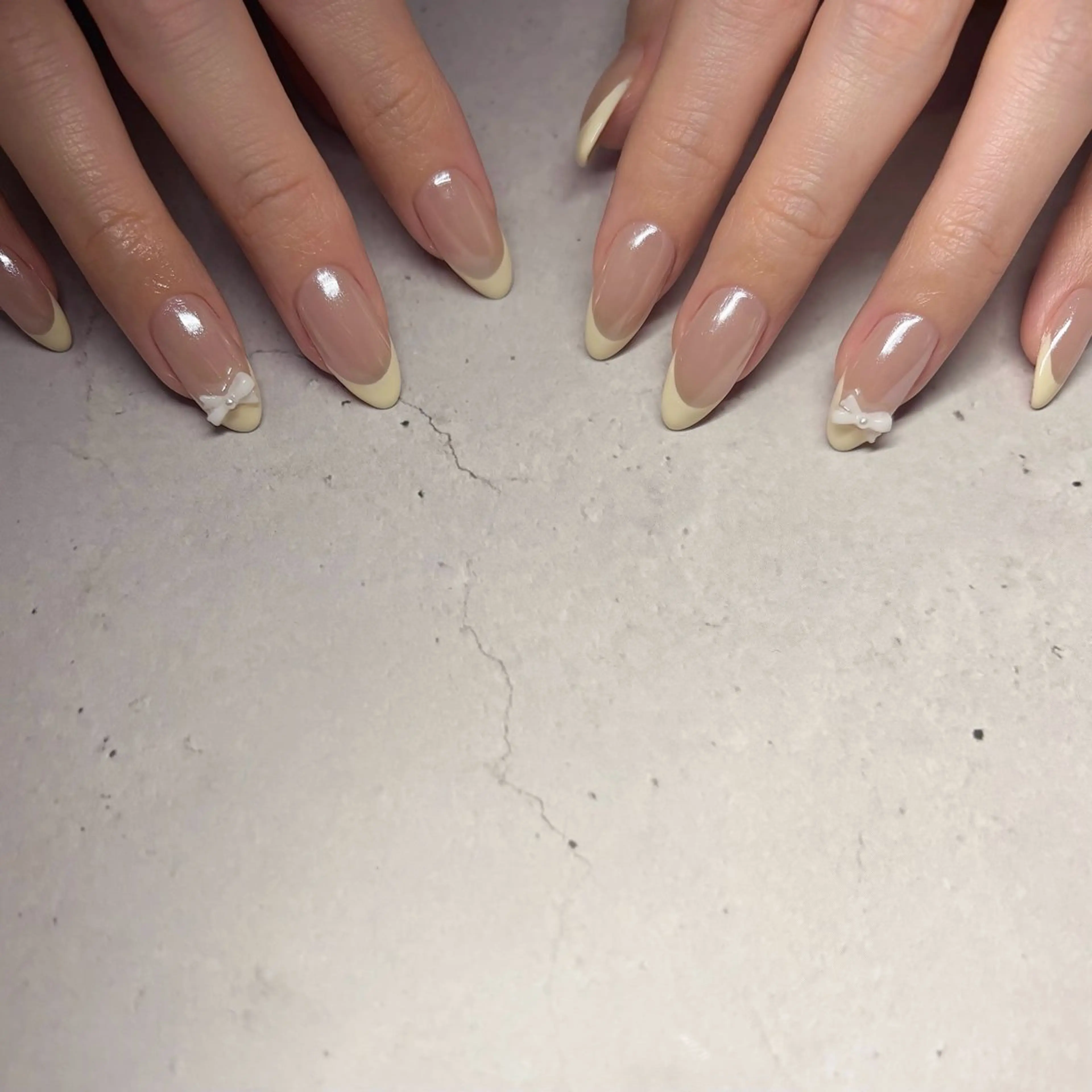 ネイル ミラーネイル リボン ハンドネイル K. nailのネイルデザイン